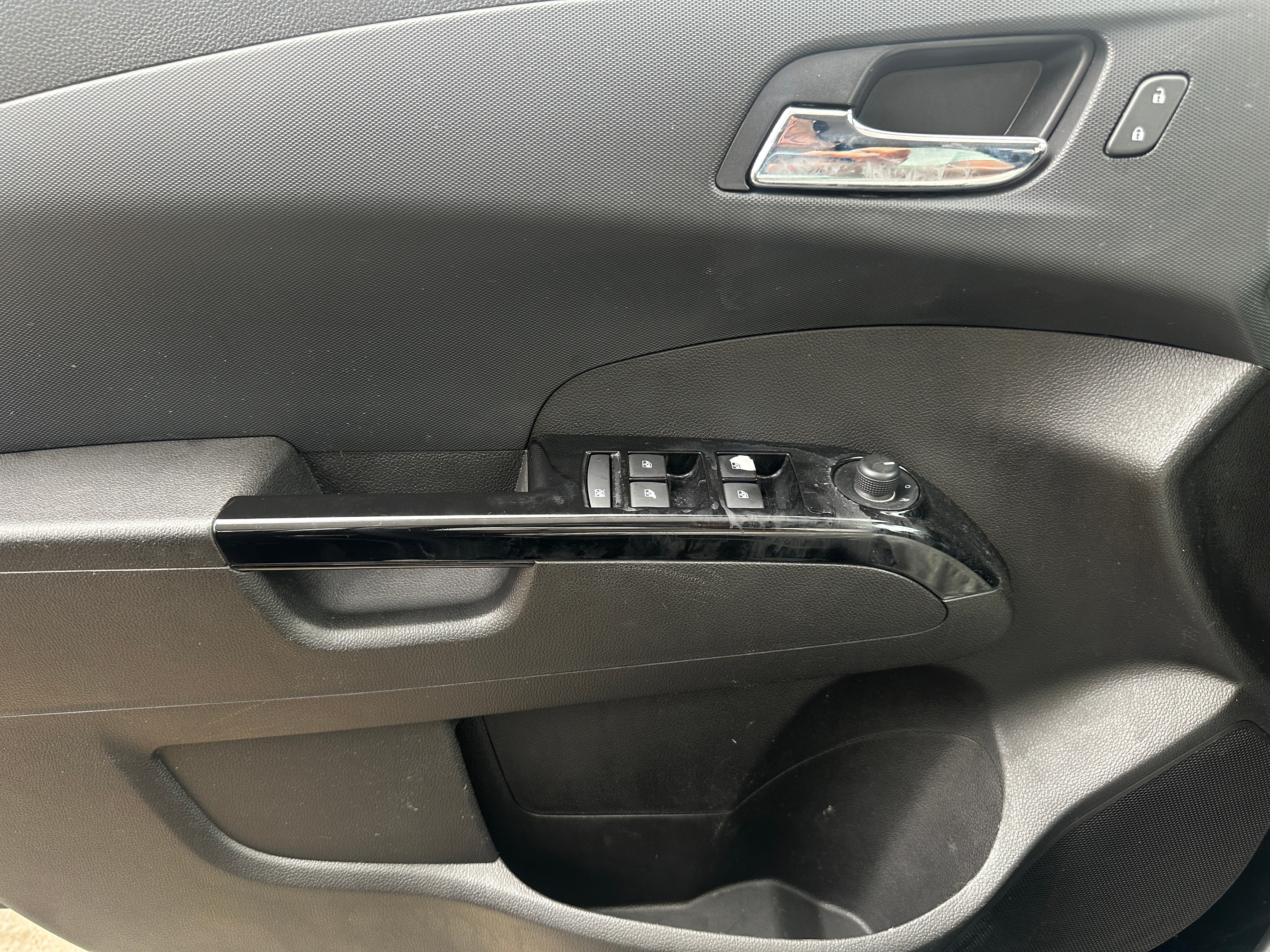 Used 2018 Chevrolet Sonic LT with VIN 1G1JD5SB1J4105752 for sale in Auburn, WA