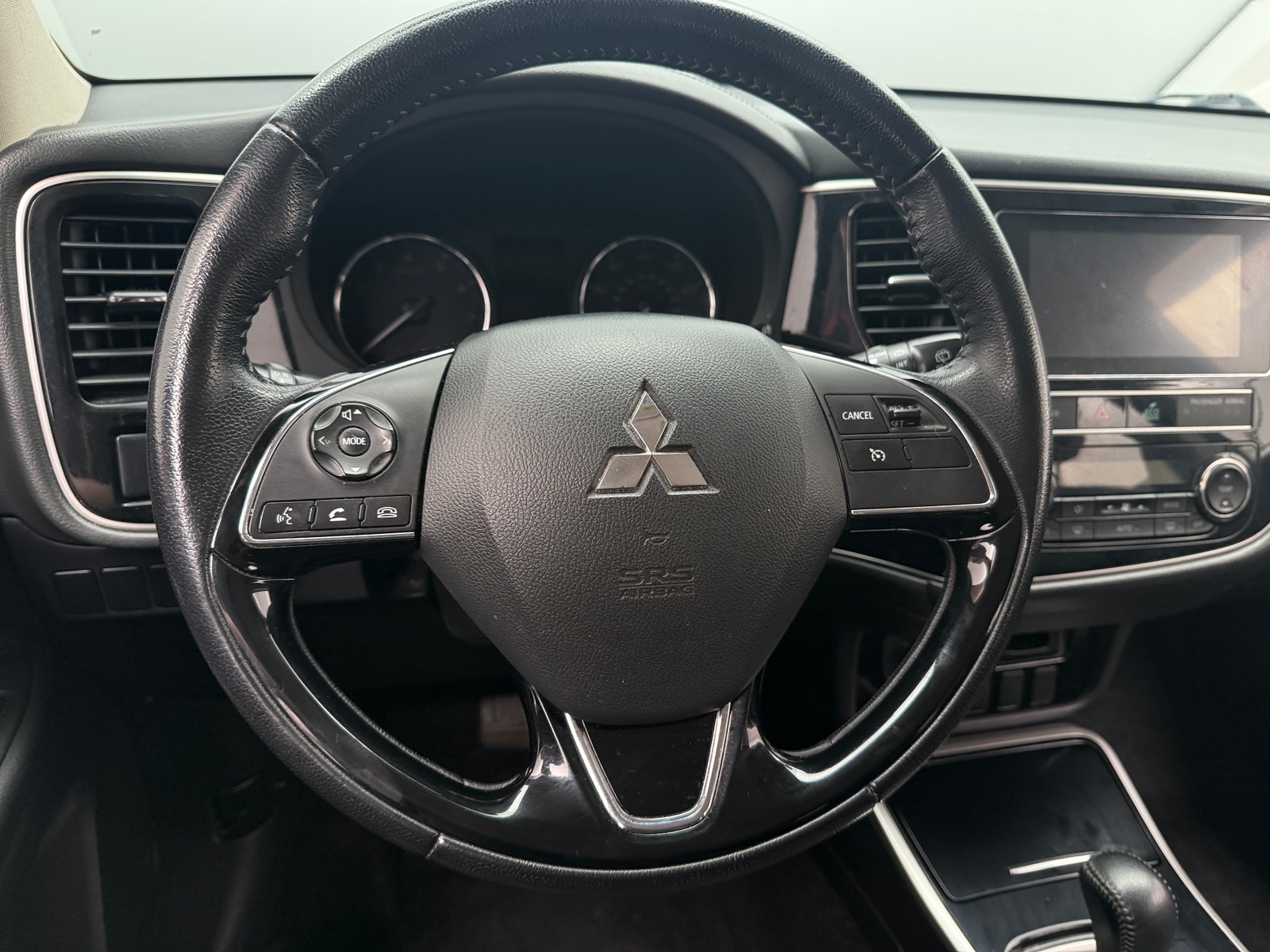 Thumbnail: 2019 Mitsubishi Outlander - 5