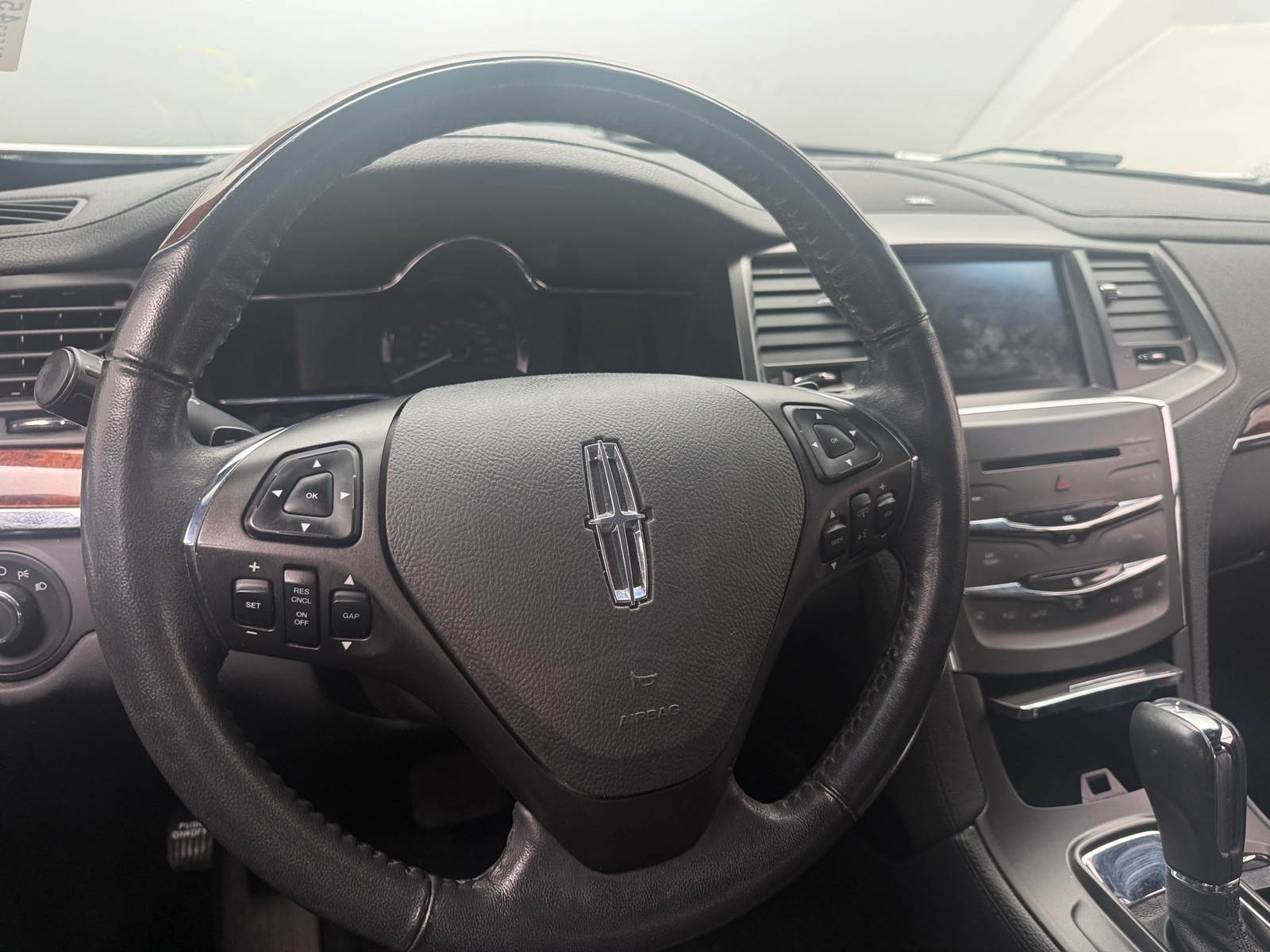 Thumbnail: 2013 Lincoln MKS - 4