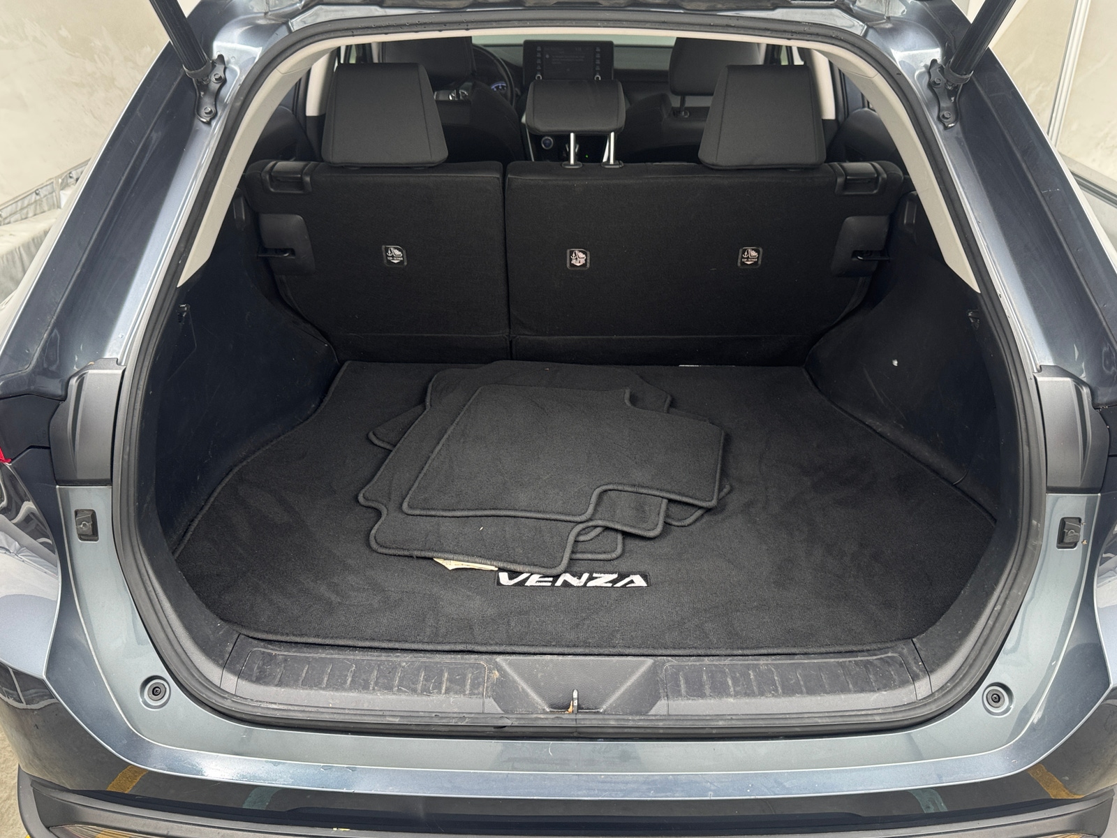 Thumbnail: 2021 Toyota Venza - 7