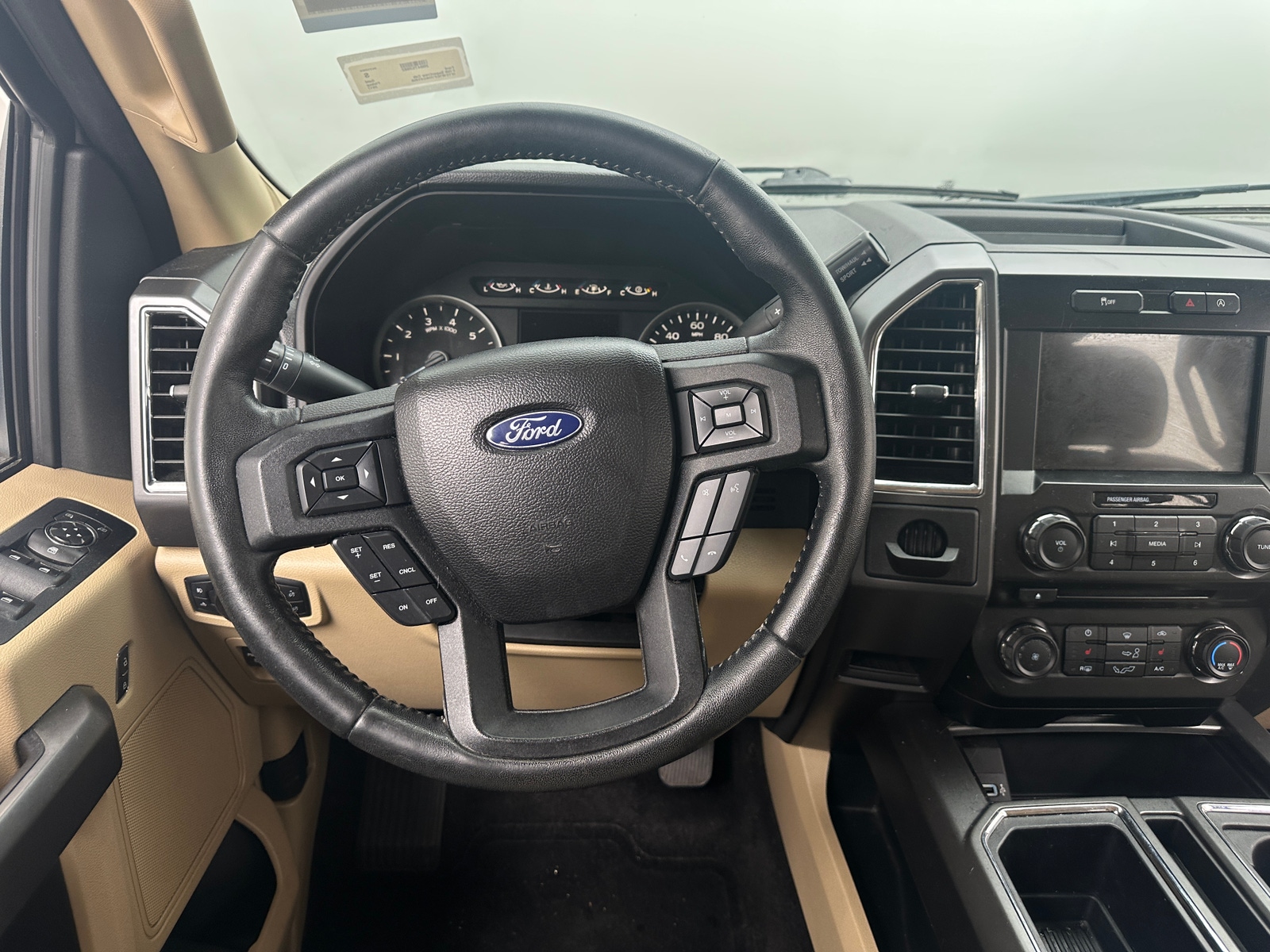 Thumbnail: 2017 Ford Econoline - 5