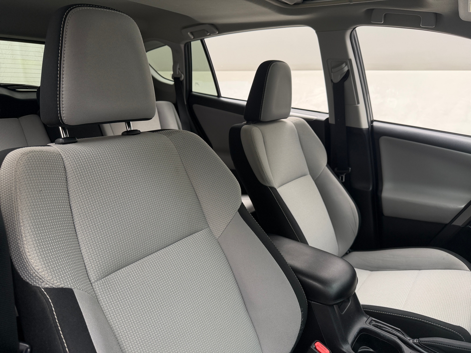 Thumbnail: 2018 Toyota RAV4 - 2