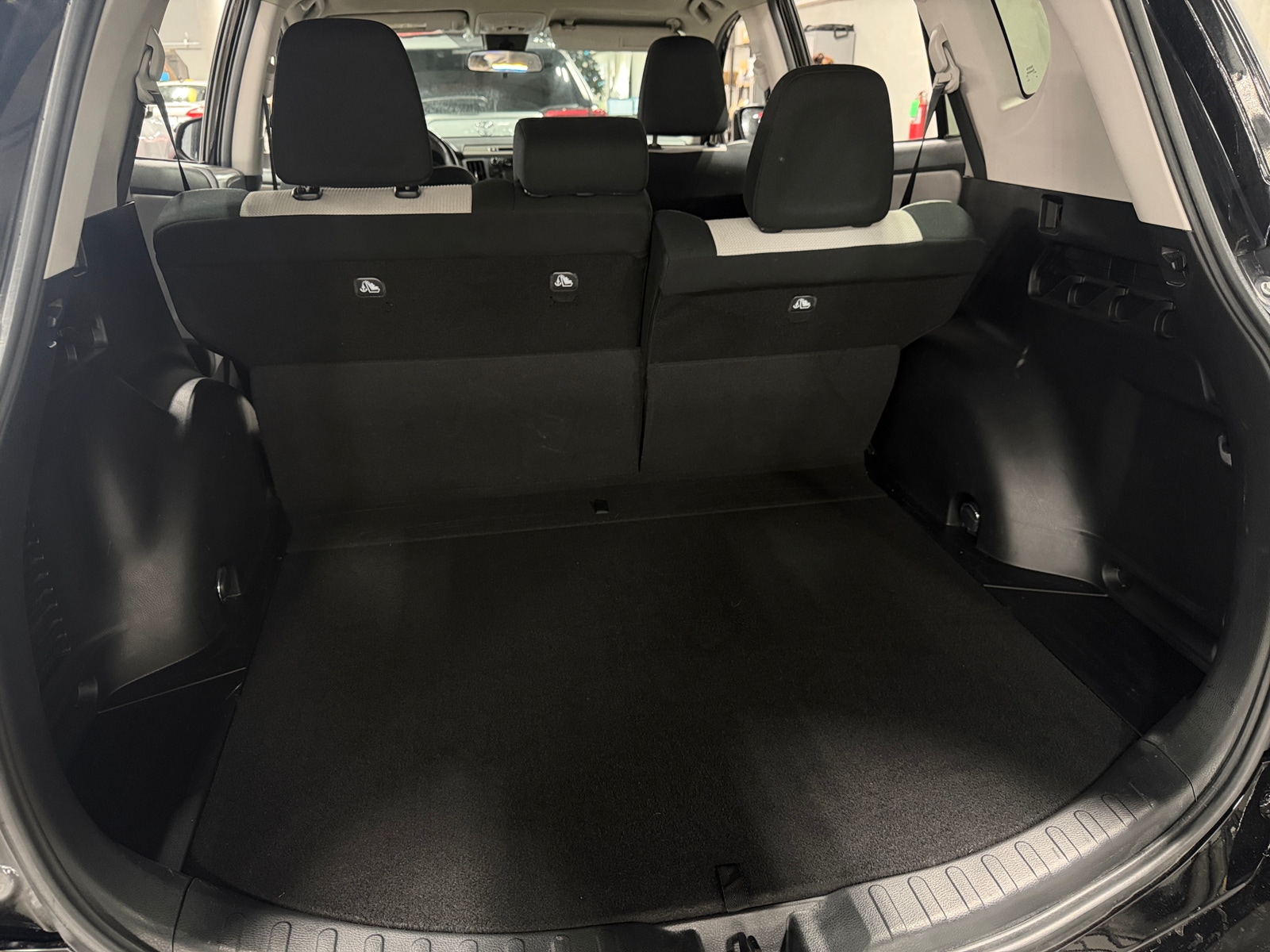 Thumbnail: 2018 Toyota RAV4 - 7