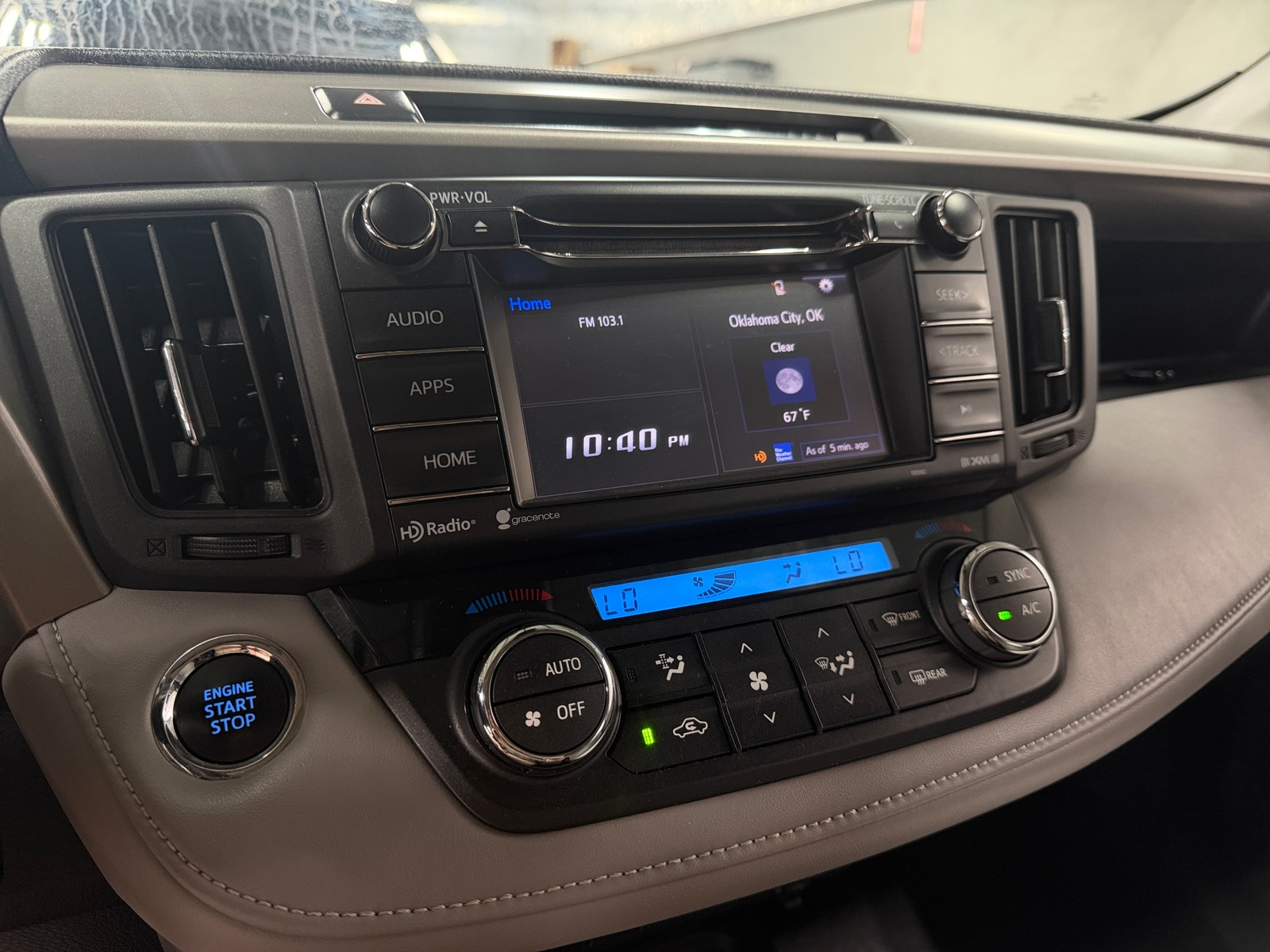 Thumbnail: 2018 Toyota RAV4 - 4