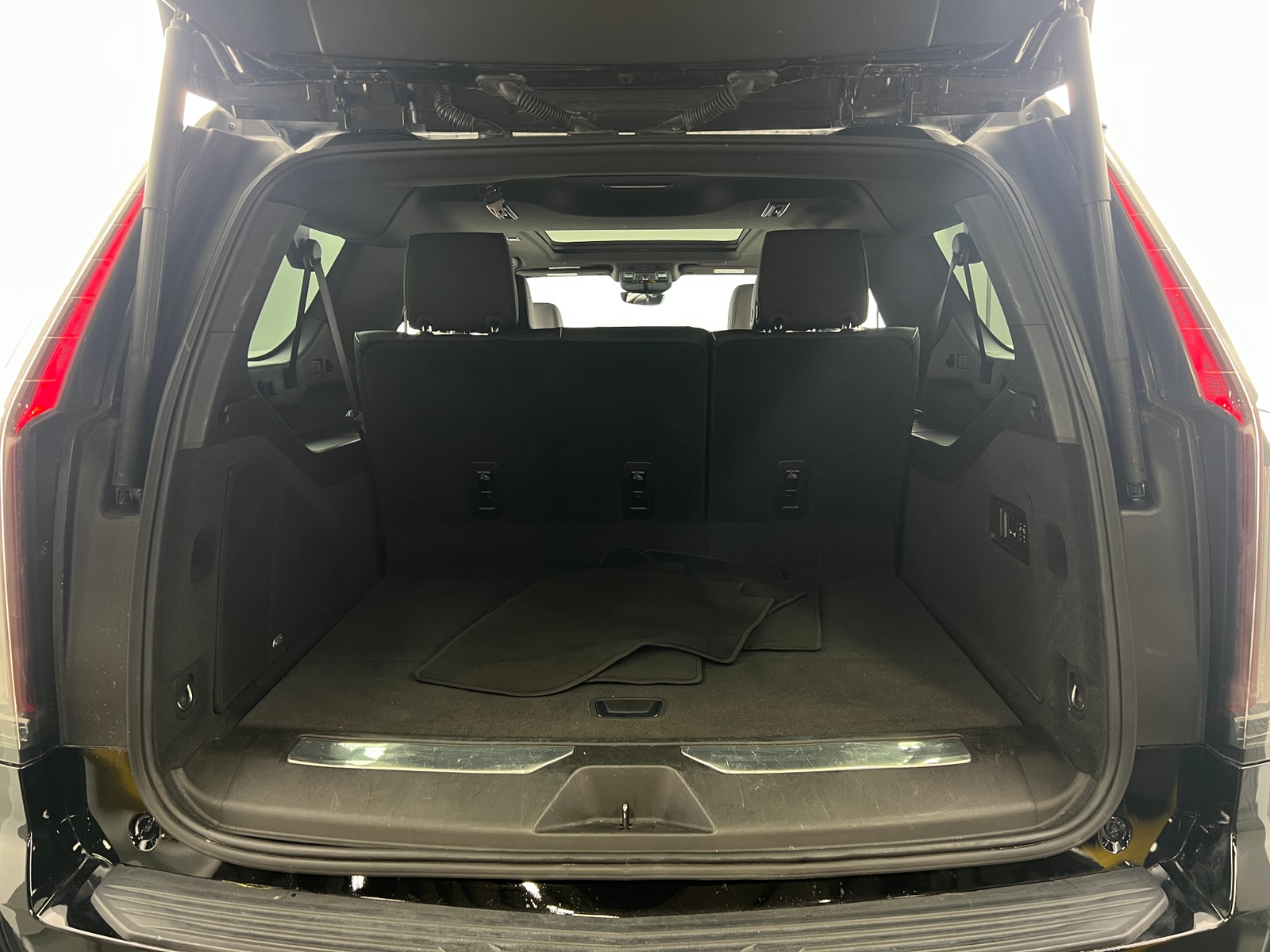 Thumbnail: 2022 Cadillac Escalade - 6
