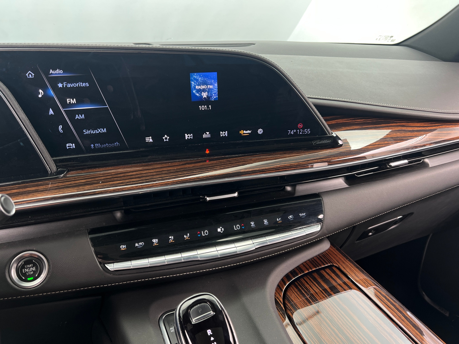 Thumbnail: 2022 Cadillac Escalade - 3