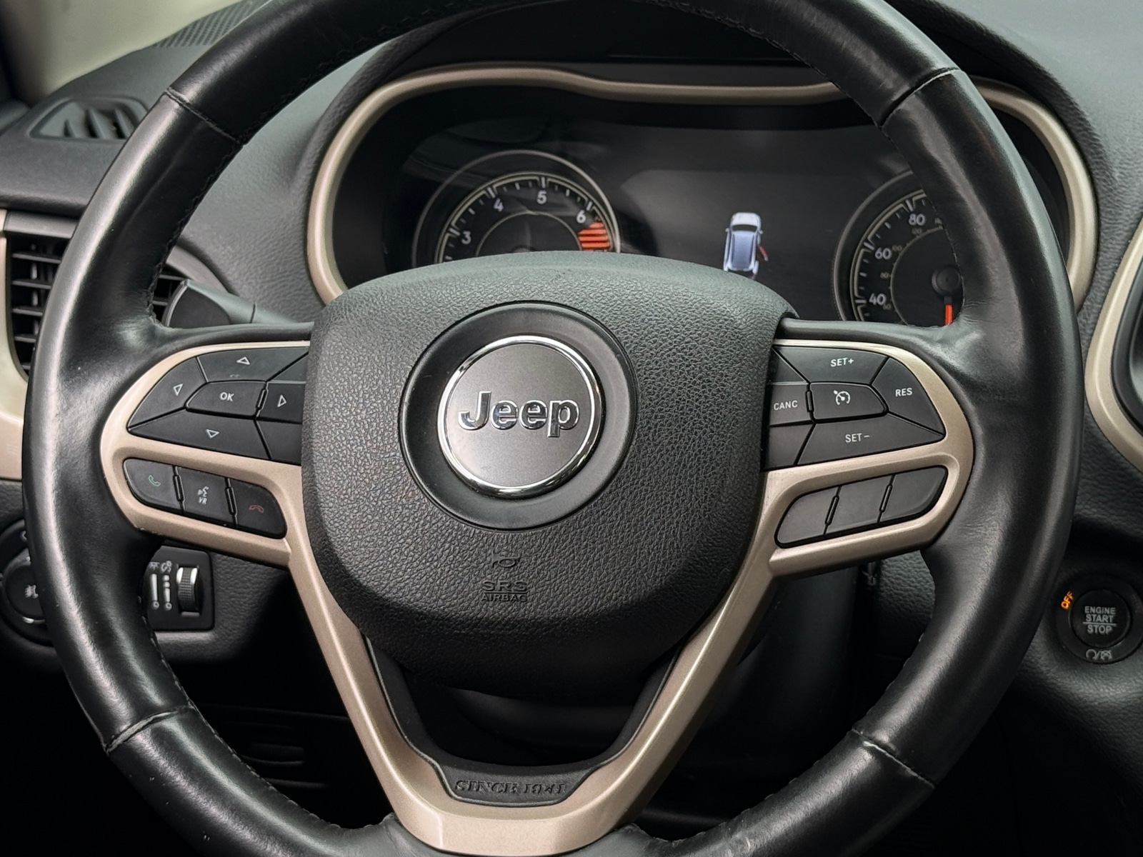 Thumbnail: 2017 Jeep Cherokee - 5