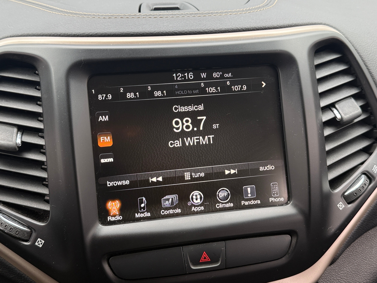 Thumbnail: 2017 Jeep Cherokee - 4