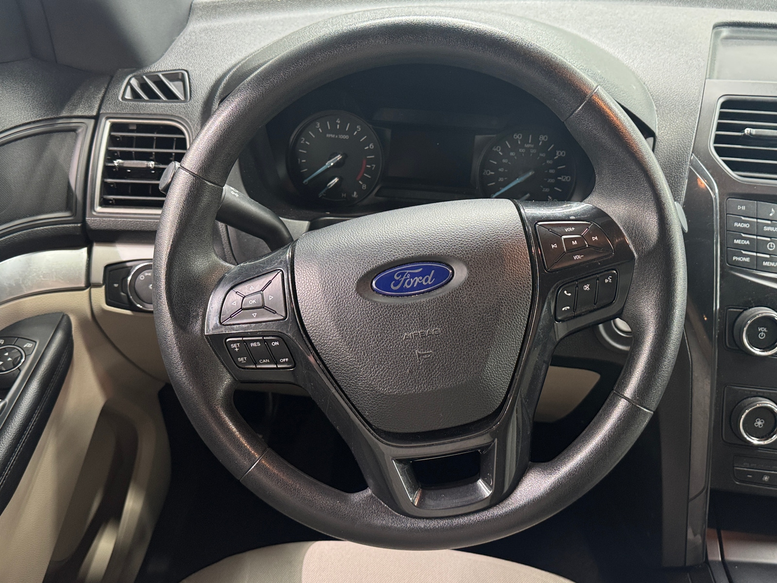 Thumbnail: 2019 Ford Explorer - 5
