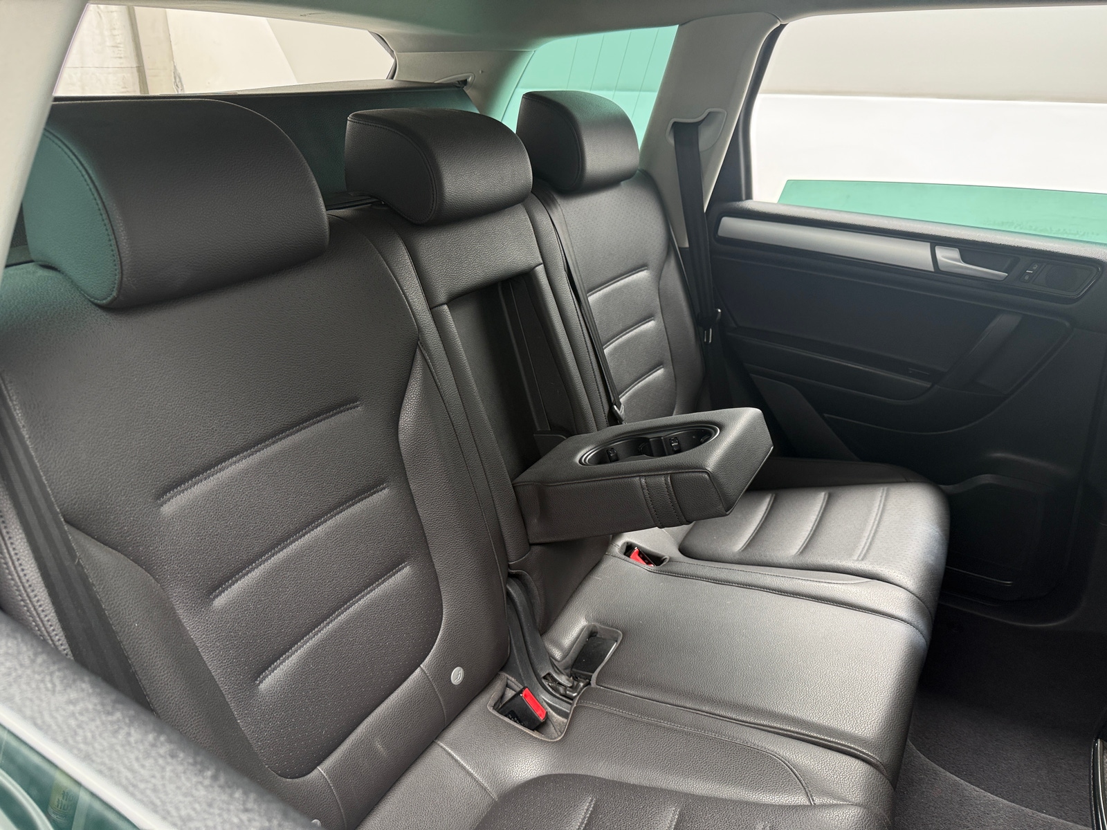 Thumbnail: 2014 Volkswagen Touareg - 6