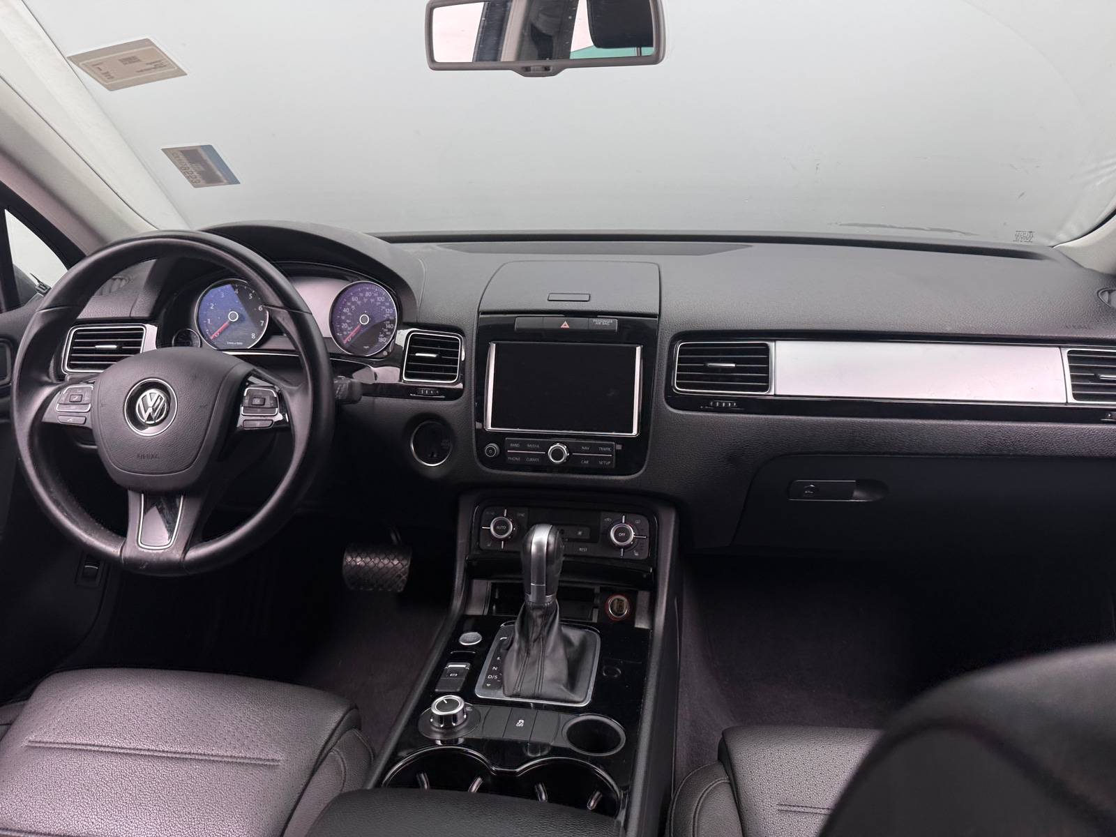 Thumbnail: 2014 Volkswagen Touareg - 3