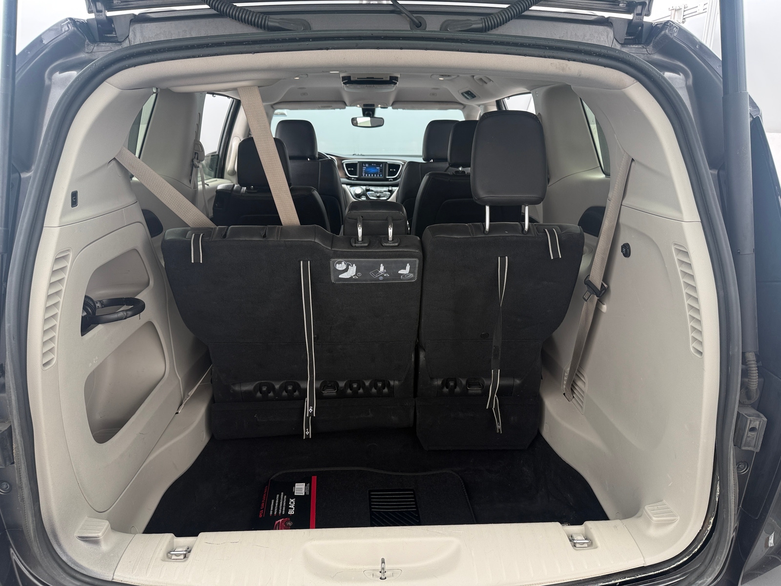 Thumbnail: 2018 Chrysler Pacifica - 6