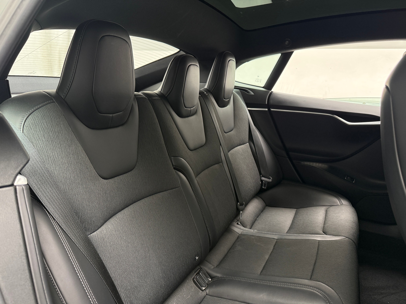 Thumbnail: 2017 Tesla Model S - 5