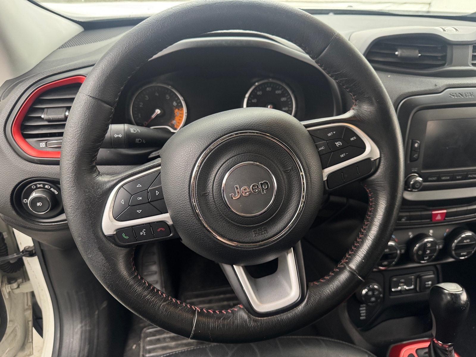 Thumbnail: 2015 Jeep Renegade - 5