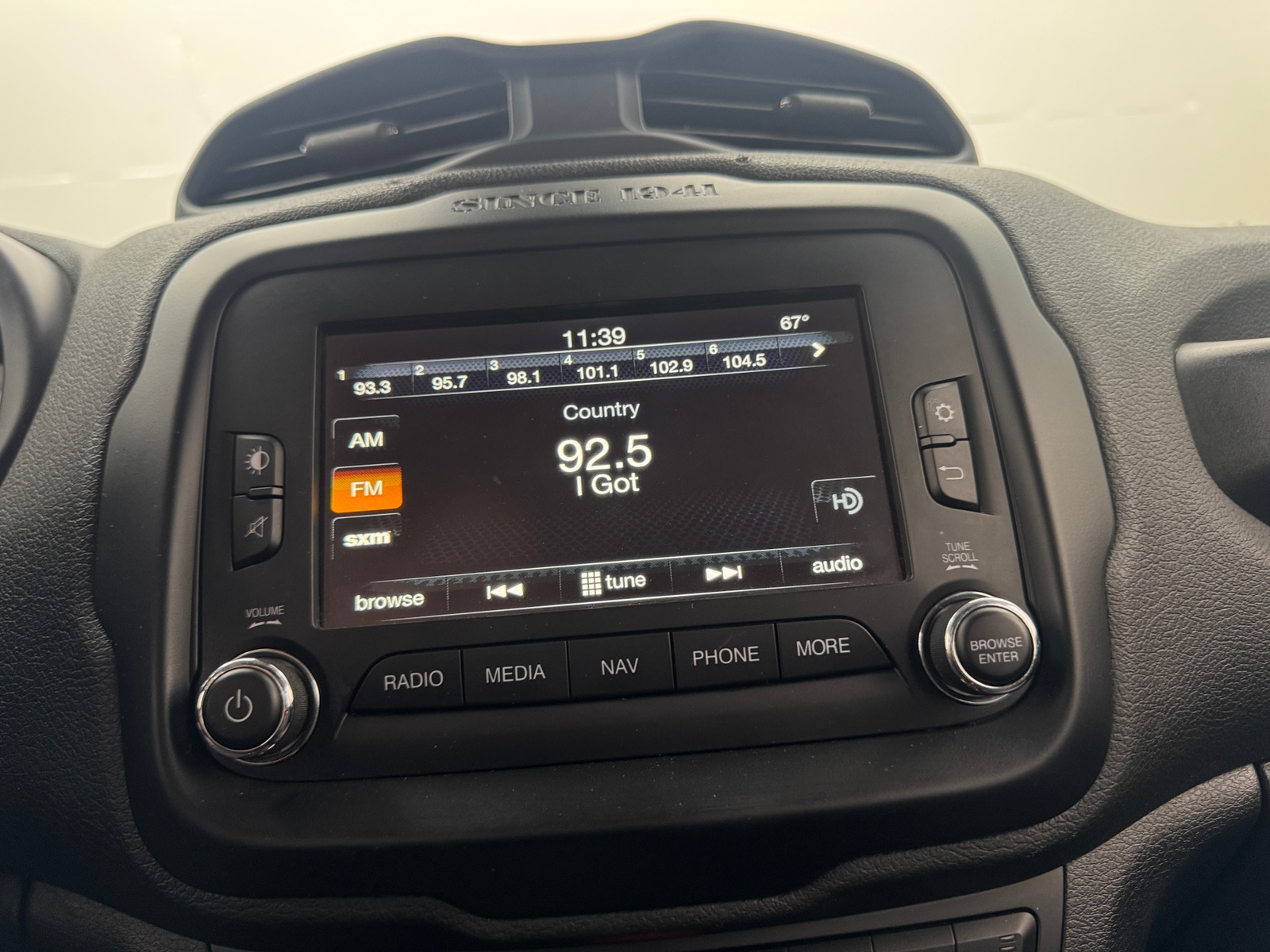 Thumbnail: 2015 Jeep Renegade - 4