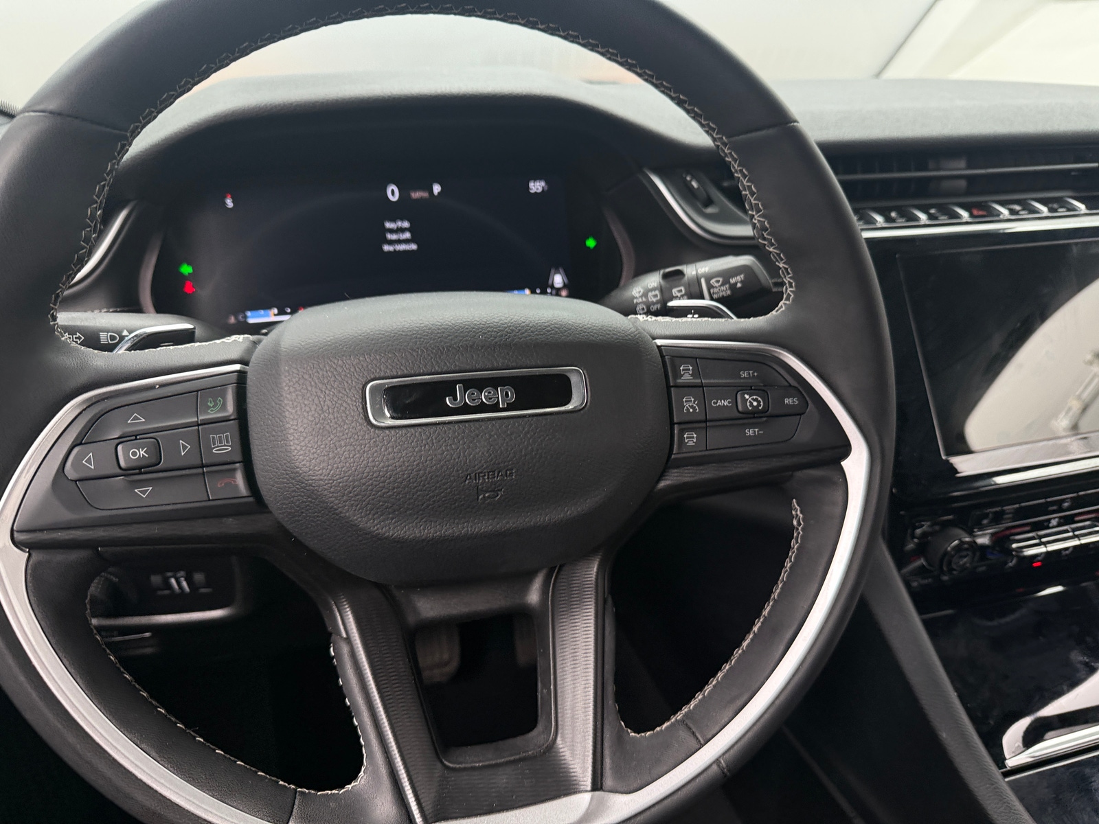 Thumbnail: 2023 Jeep Grand Cherokee L - 4