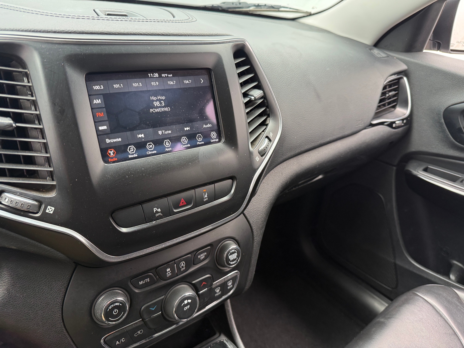 Thumbnail: 2021 Jeep Cherokee - 3