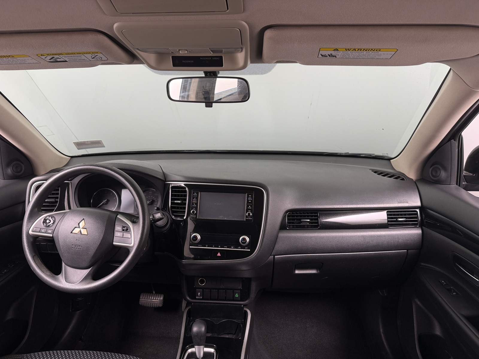 Thumbnail: 2020 Mitsubishi Outlander - 3