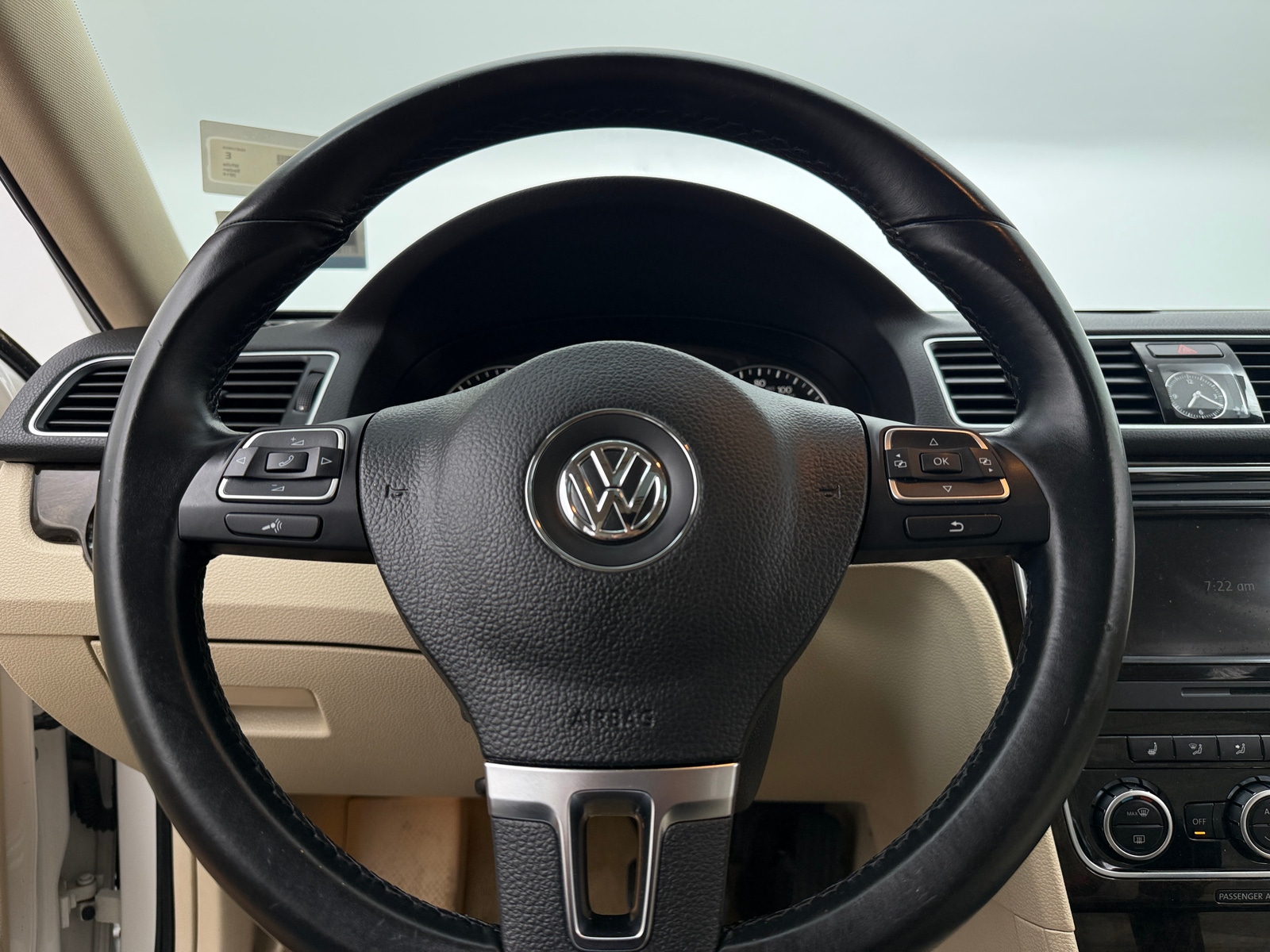 Thumbnail: 2014 Volkswagen Passat - 4