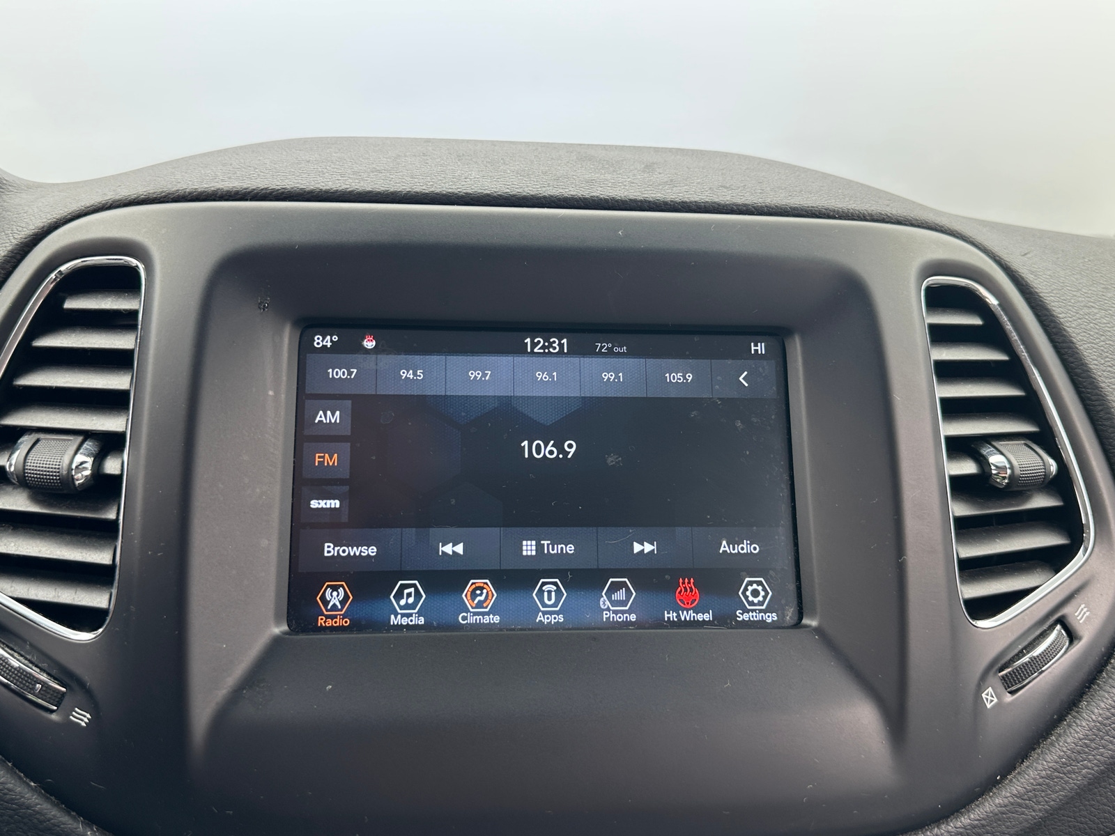 Thumbnail: 2018 Jeep Compass - 3