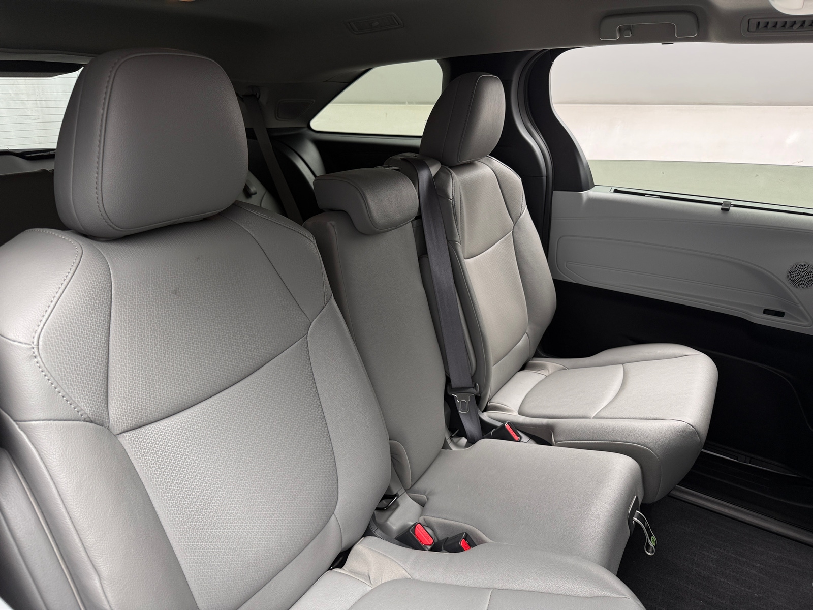 Thumbnail: 2025 Toyota Sienna - 5
