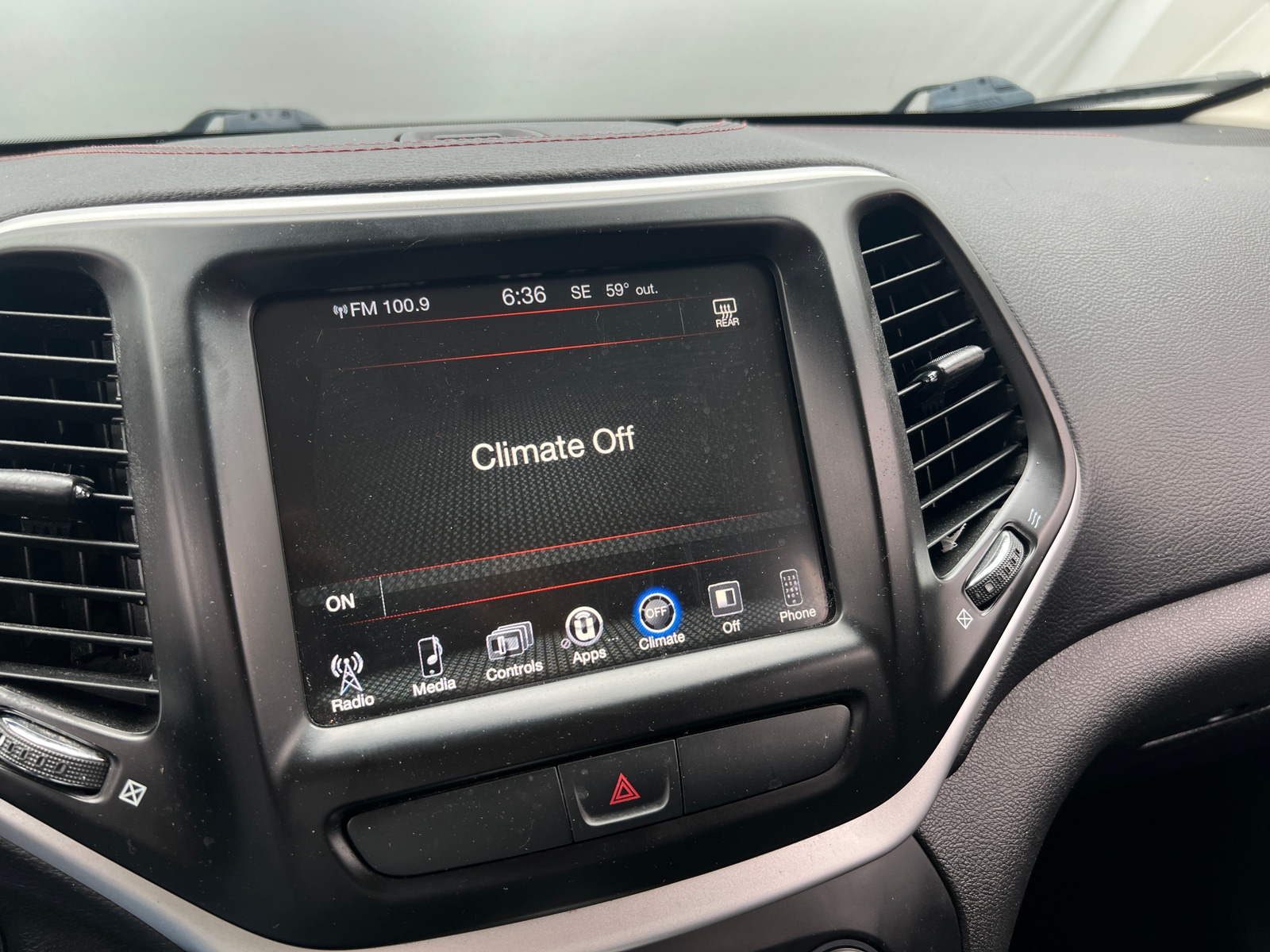 Thumbnail: 2017 Jeep Cherokee - 4