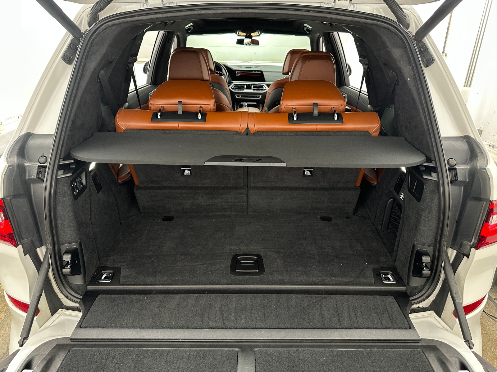 Thumbnail: 2021 BMW X7 - 6