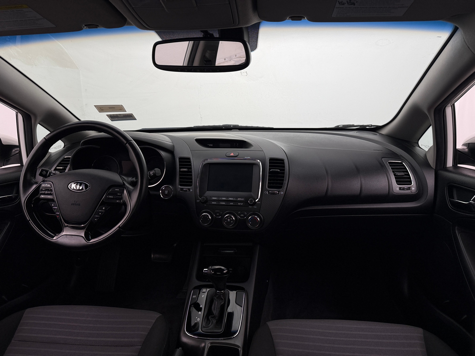 Thumbnail: 2017 Kia Forte - 3