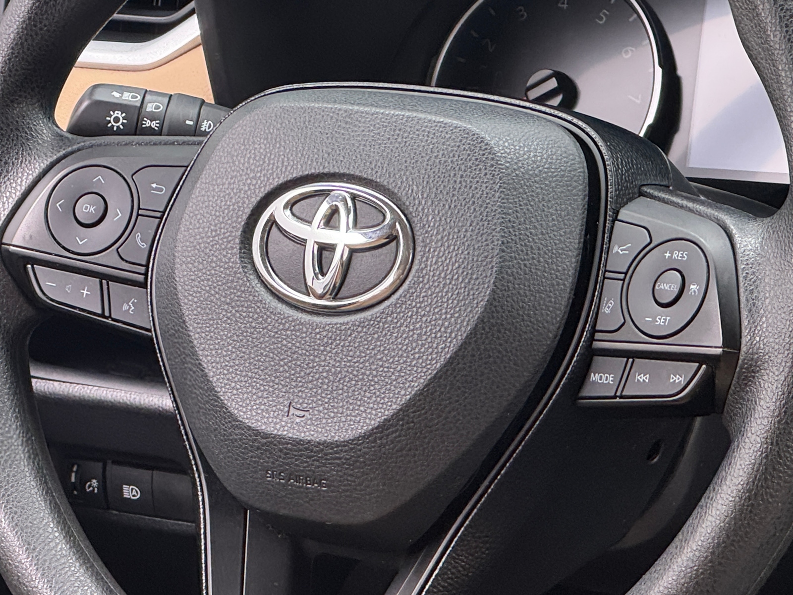 Thumbnail: 2021 Toyota RAV4 - 4