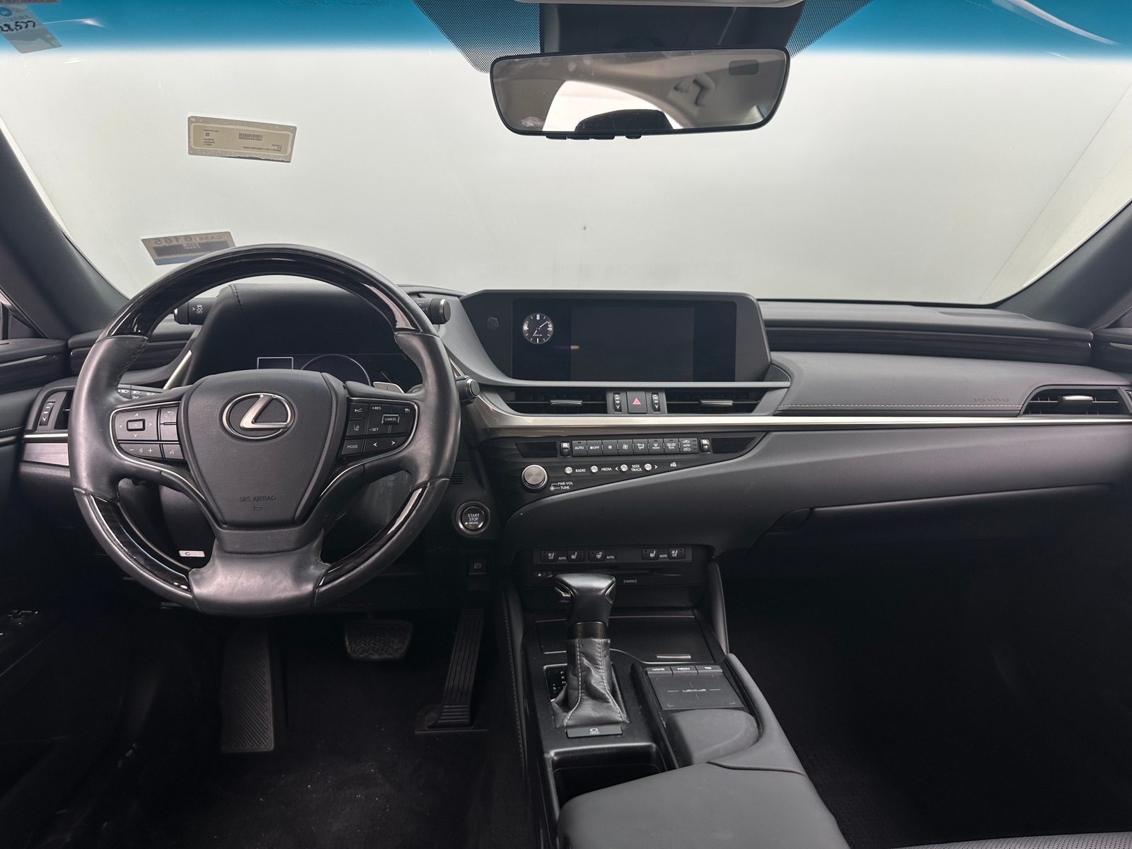 Thumbnail: 2021 Lexus ES - 2