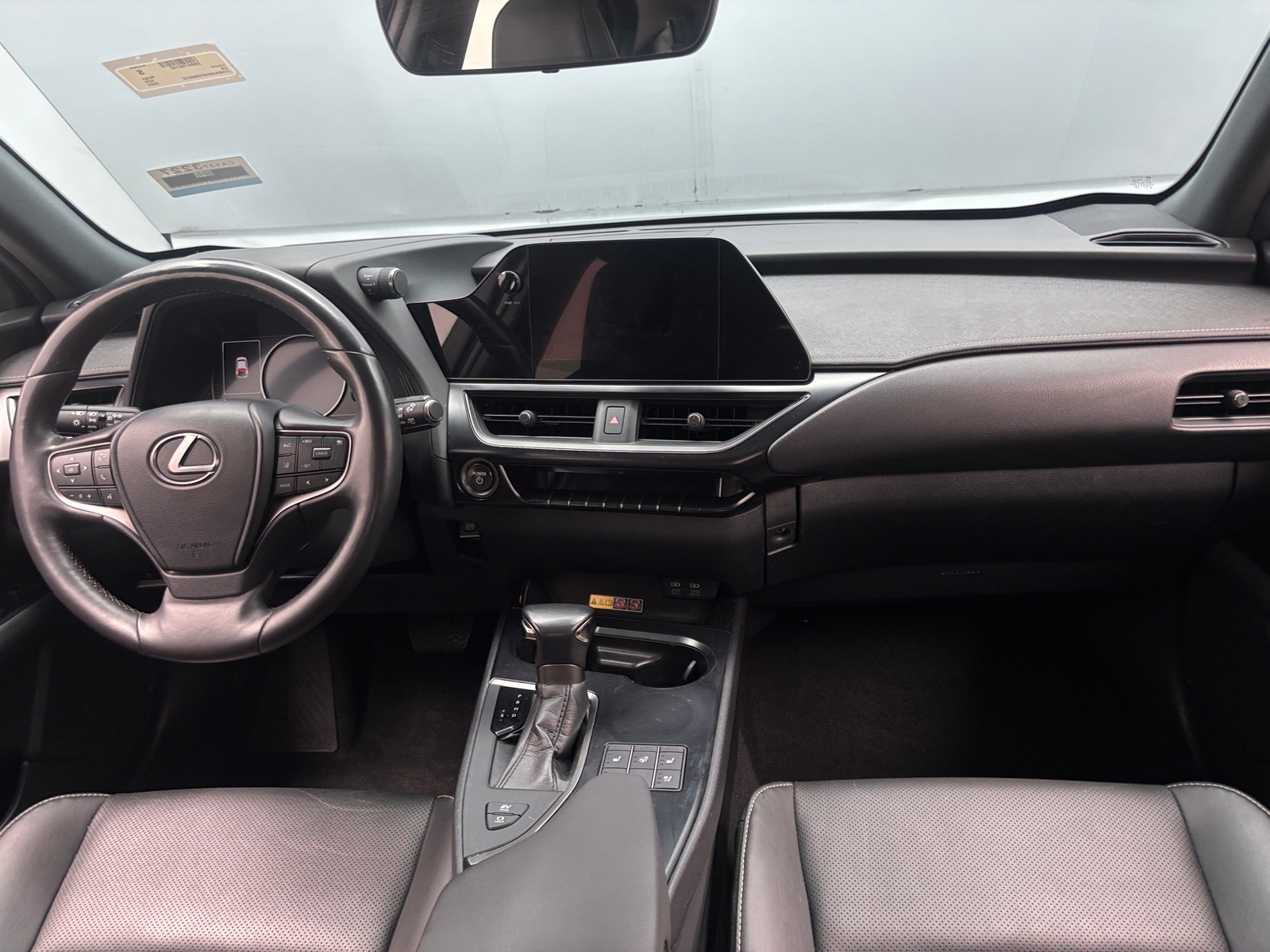 Thumbnail: 2023 Lexus UX - 2