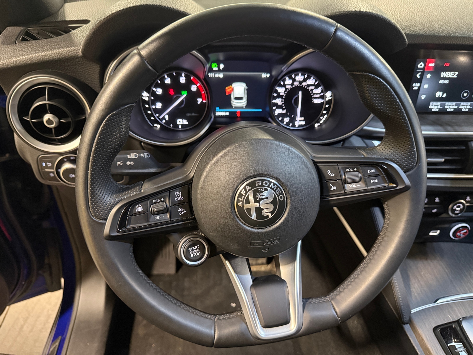 Thumbnail: 2023 Alfa Romeo Stelvio - 4