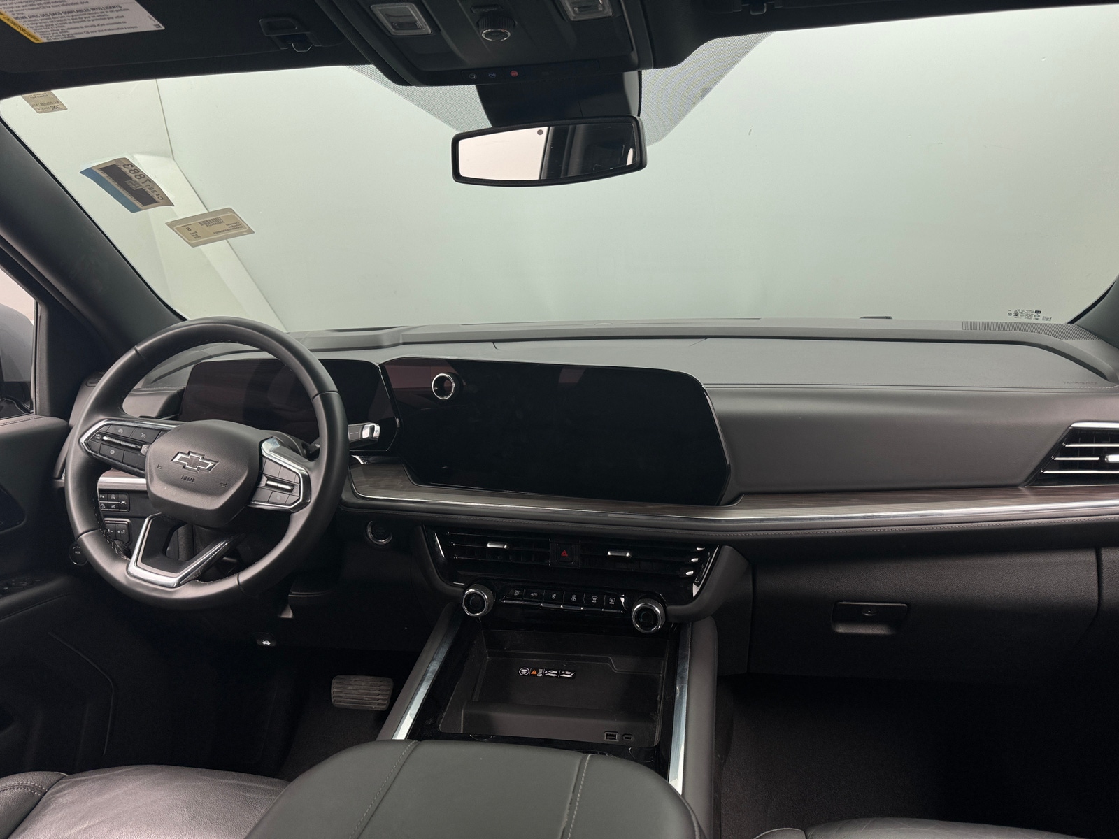 Thumbnail: 2025 Chevrolet Suburban - 2
