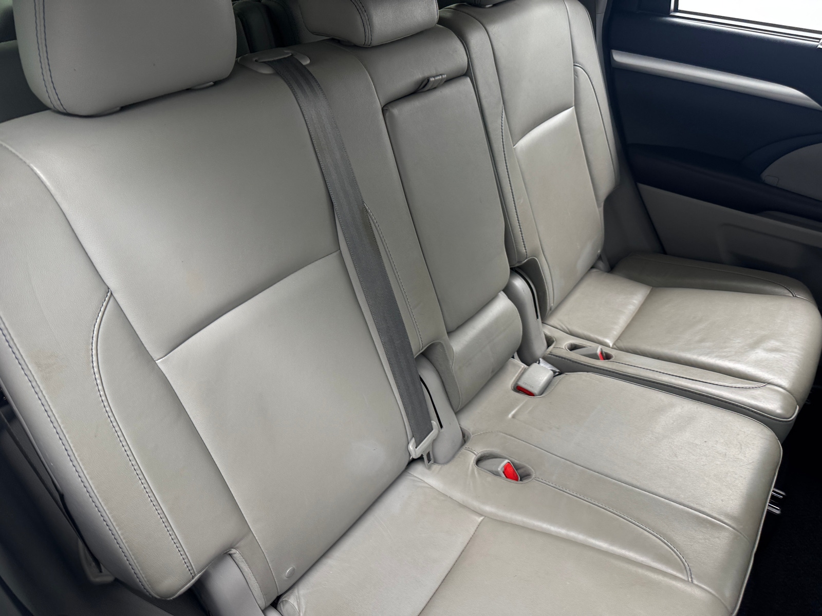 Thumbnail: 2016 Toyota Highlander - 5
