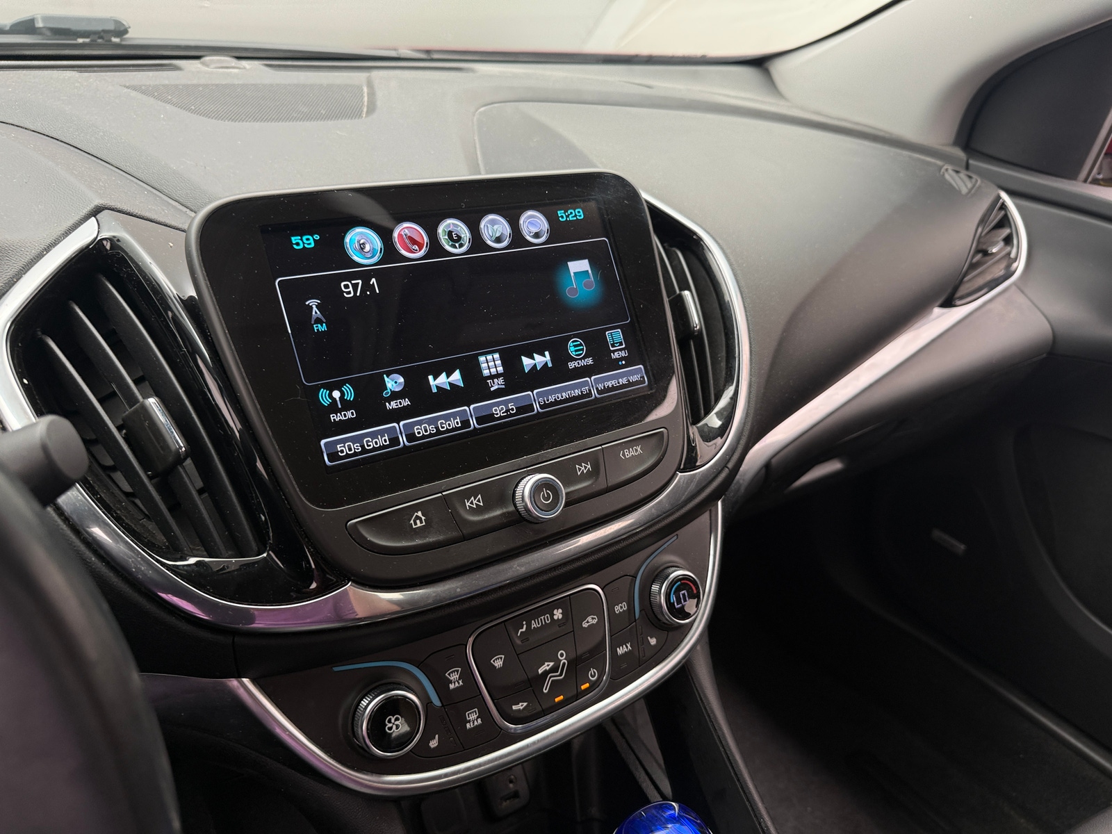 Thumbnail: 2017 Chevrolet Volt - 3