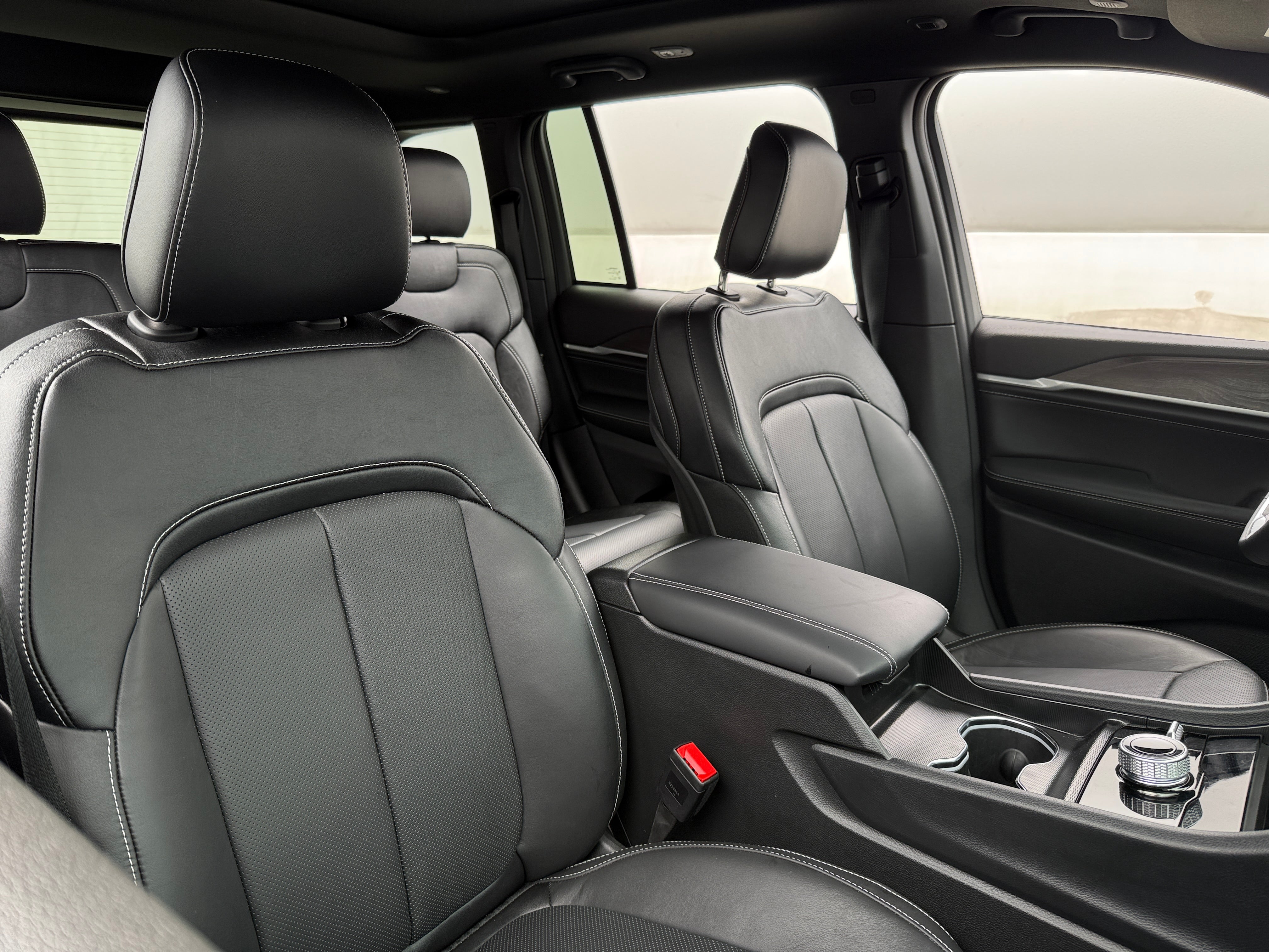 2026 Jeep Grand Cherokee Limited Reserve 4x4's photo