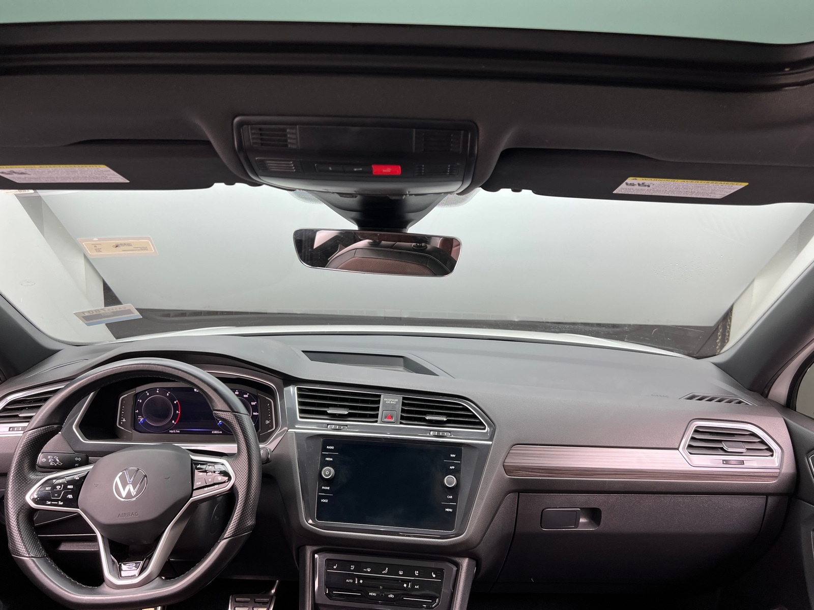 Thumbnail: 2022 Volkswagen Tiguan - 2