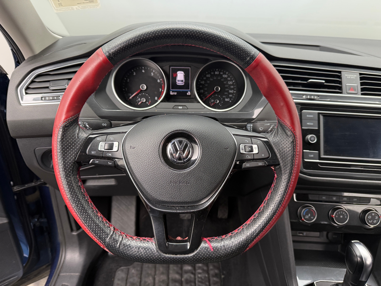 Thumbnail: 2018 Volkswagen Tiguan - 5