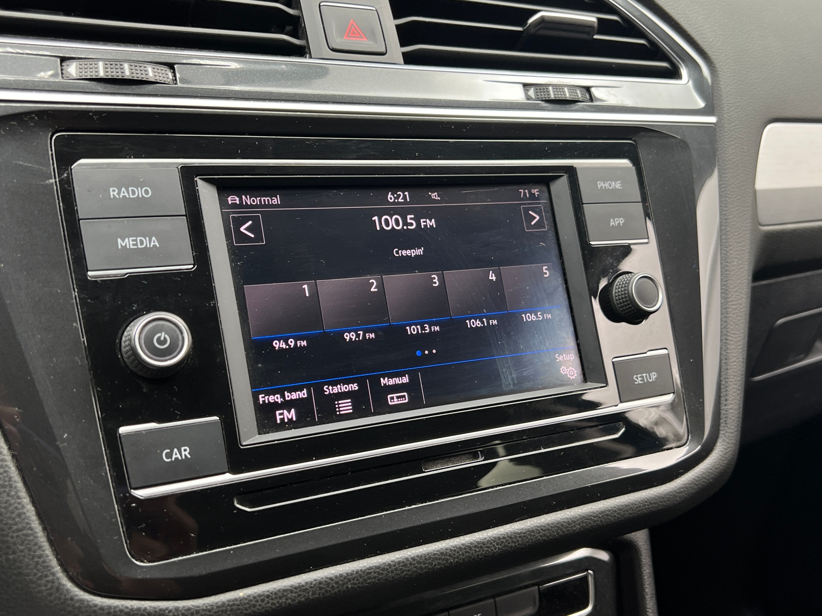 Thumbnail: 2018 Volkswagen Tiguan - 4
