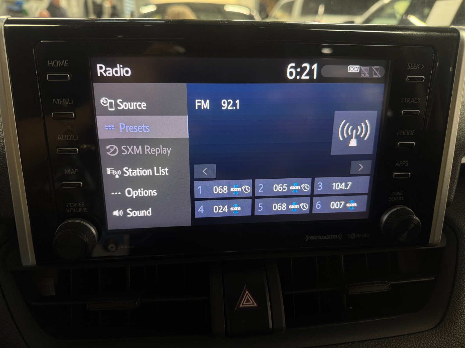 Thumbnail: 2019 Toyota RAV4 - 4