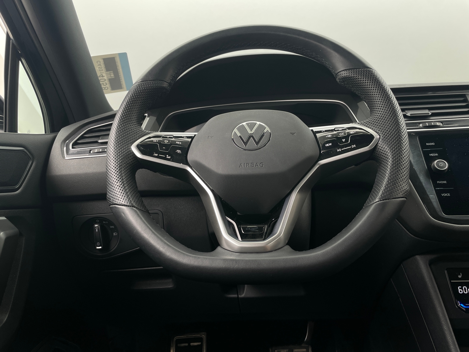 Thumbnail: 2024 Volkswagen Tiguan - 4