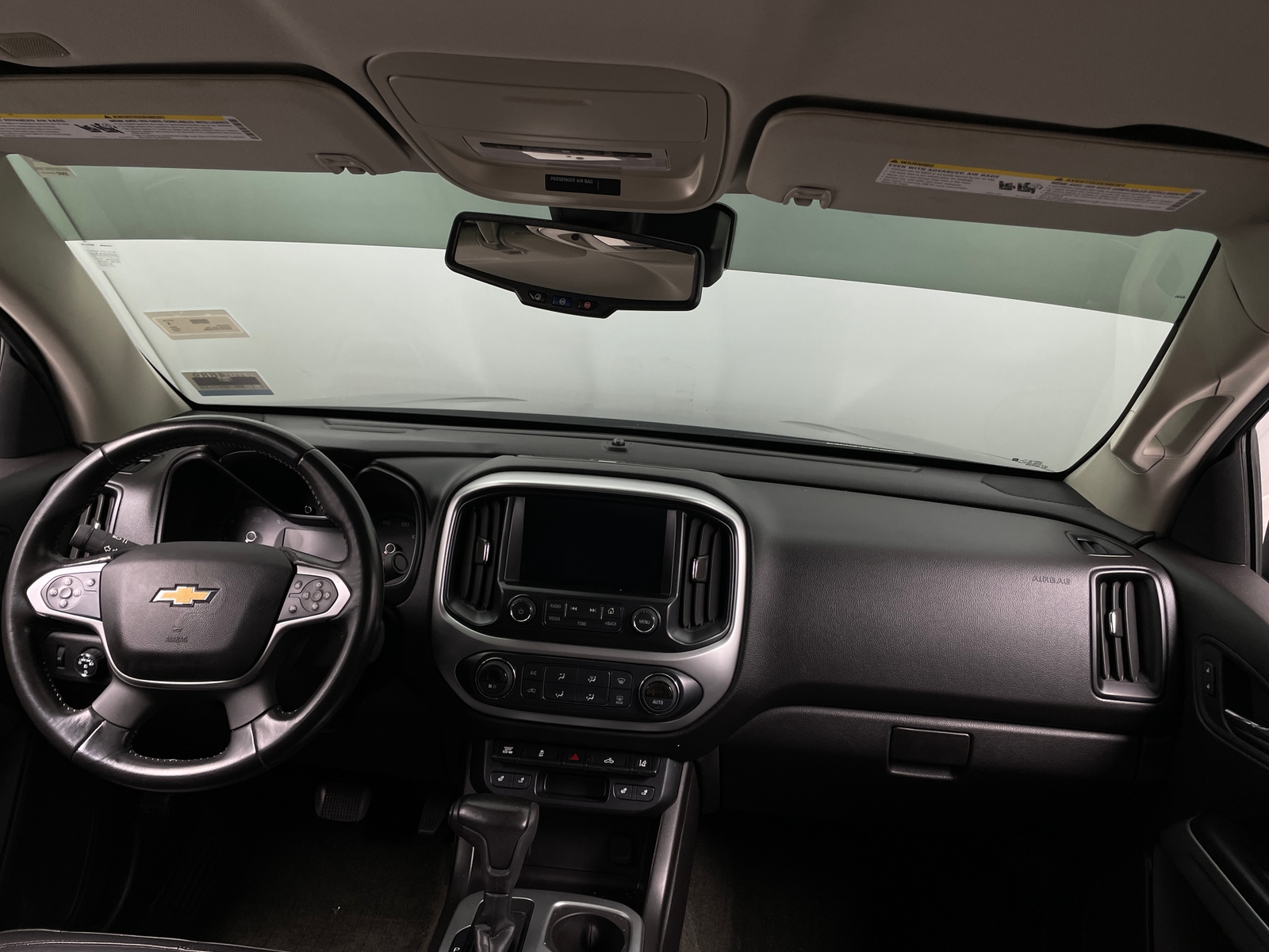 Thumbnail: 2017 Chevrolet Colorado - 3