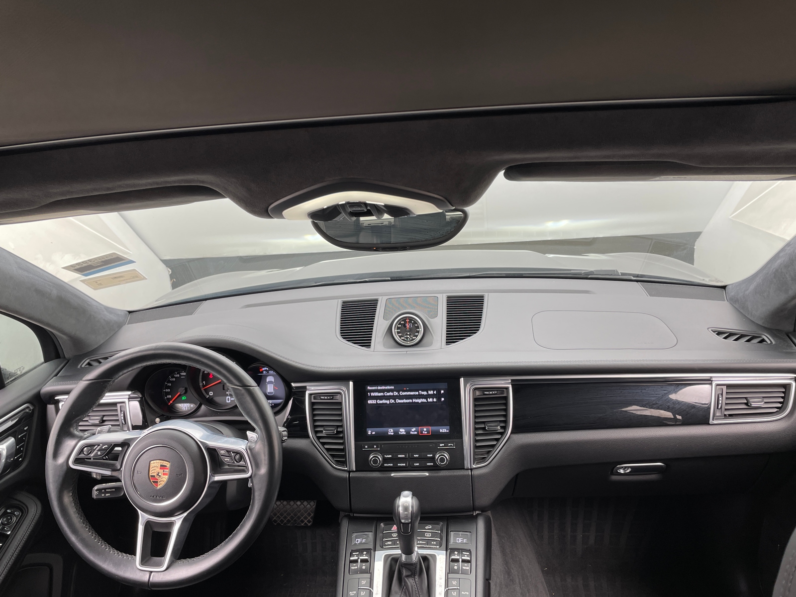 Thumbnail: 2017 Porsche Macan - 2