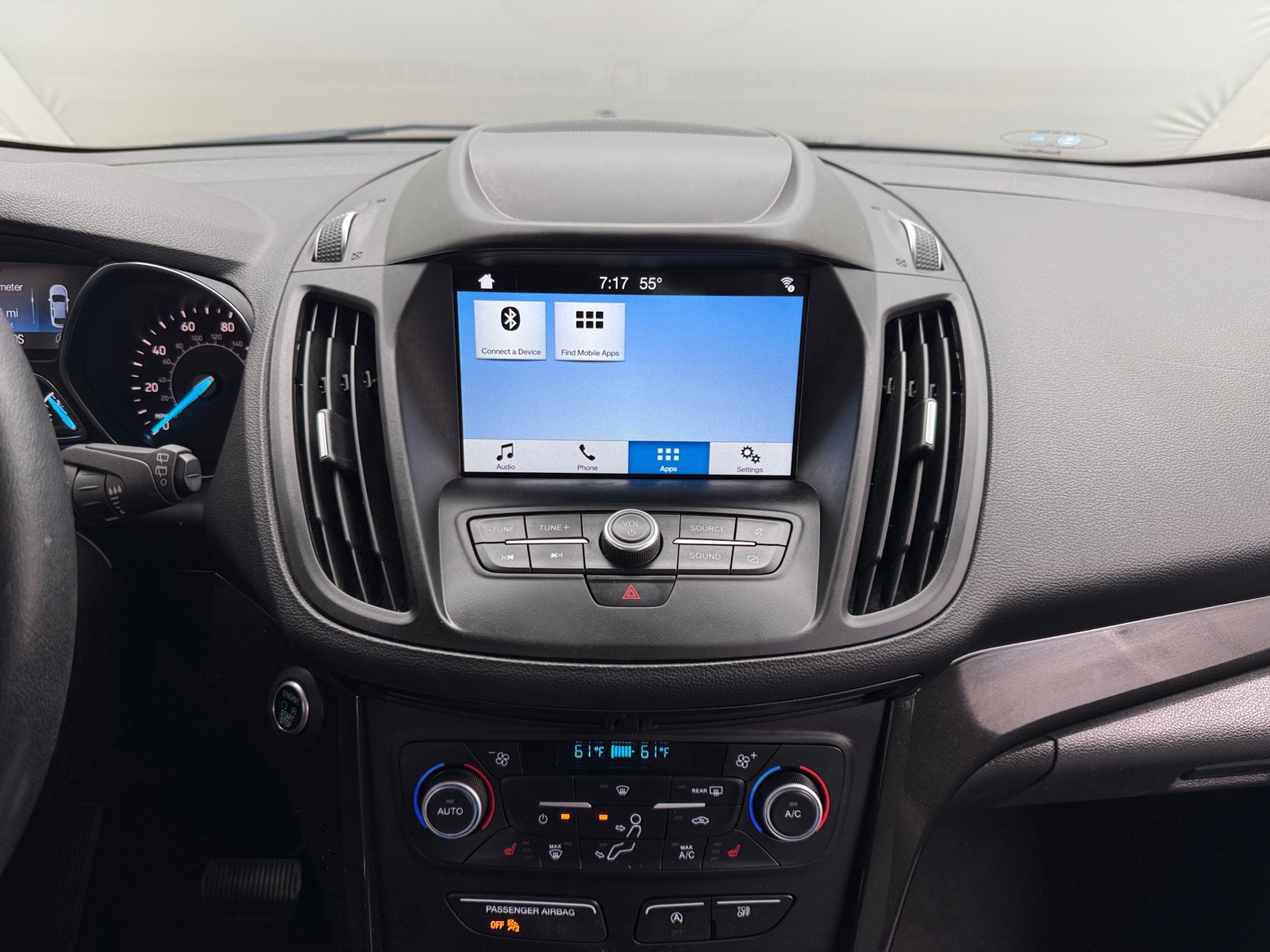 Thumbnail: 2019 Ford Escape - 3