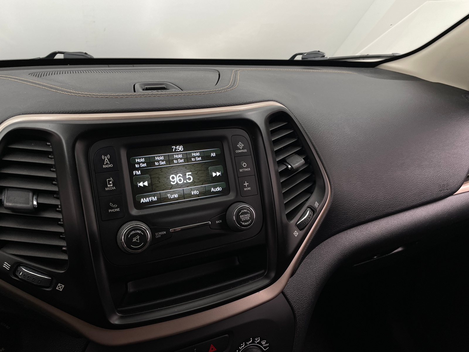 Thumbnail: 2016 Jeep Cherokee - 4