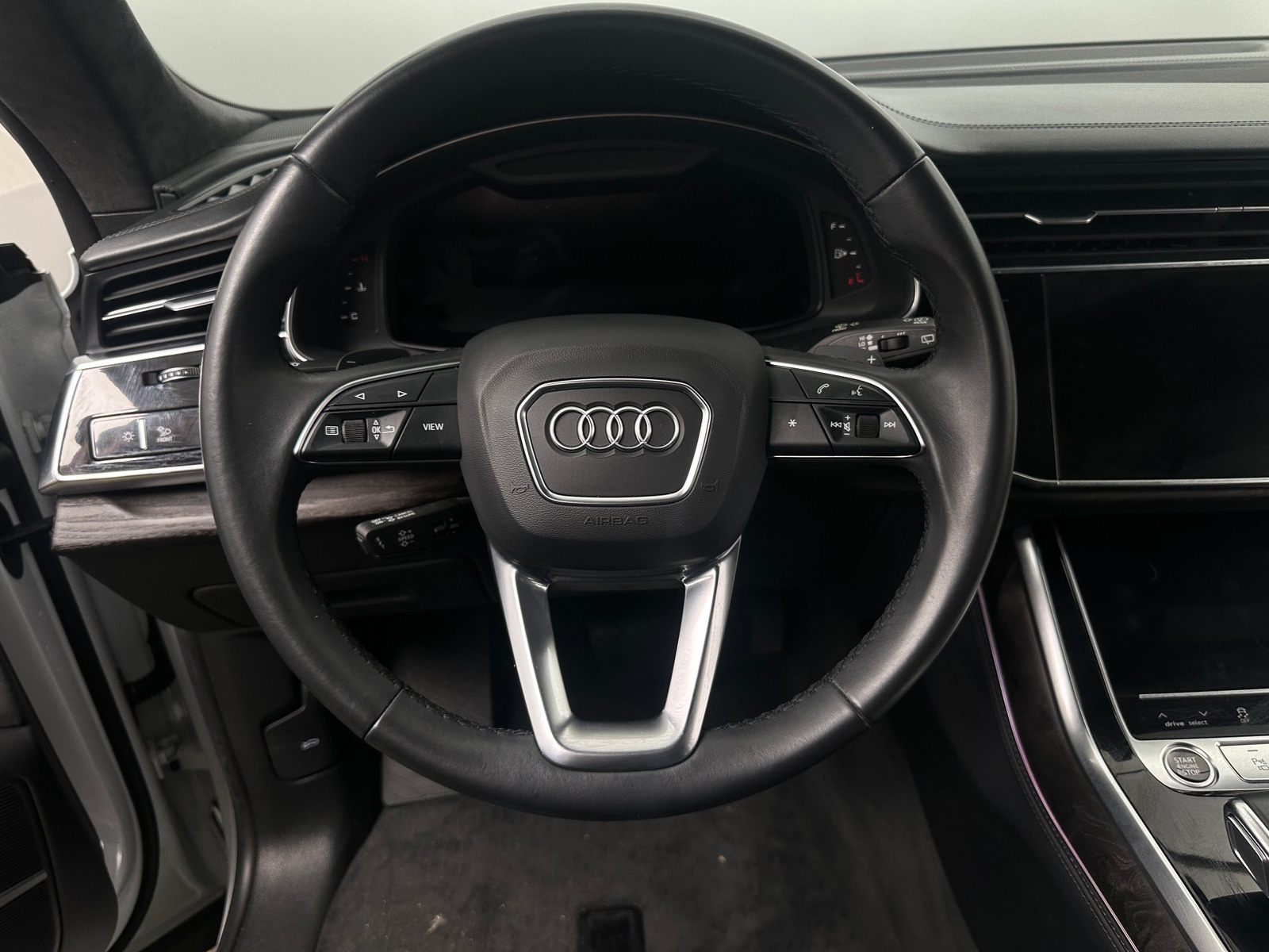 Thumbnail: 2021 Audi Q8 - 4