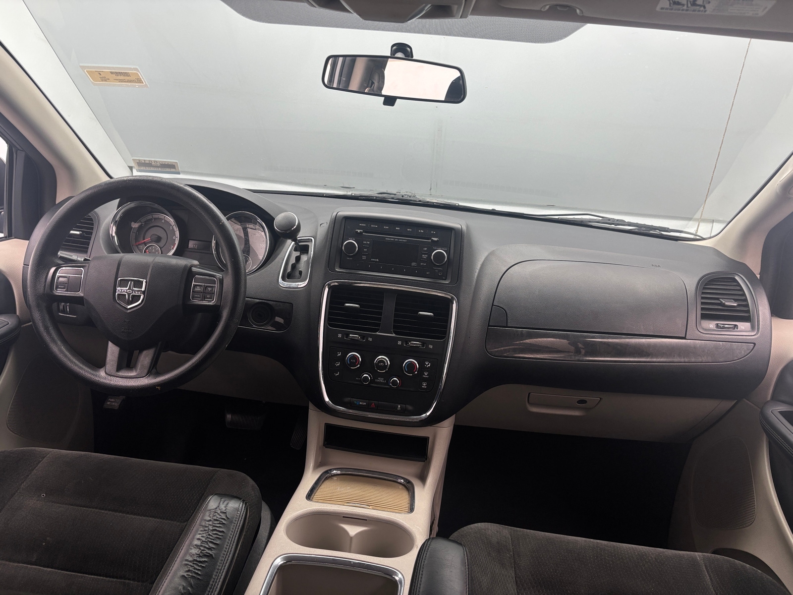 Thumbnail: 2016 Dodge Grand Caravan - 3