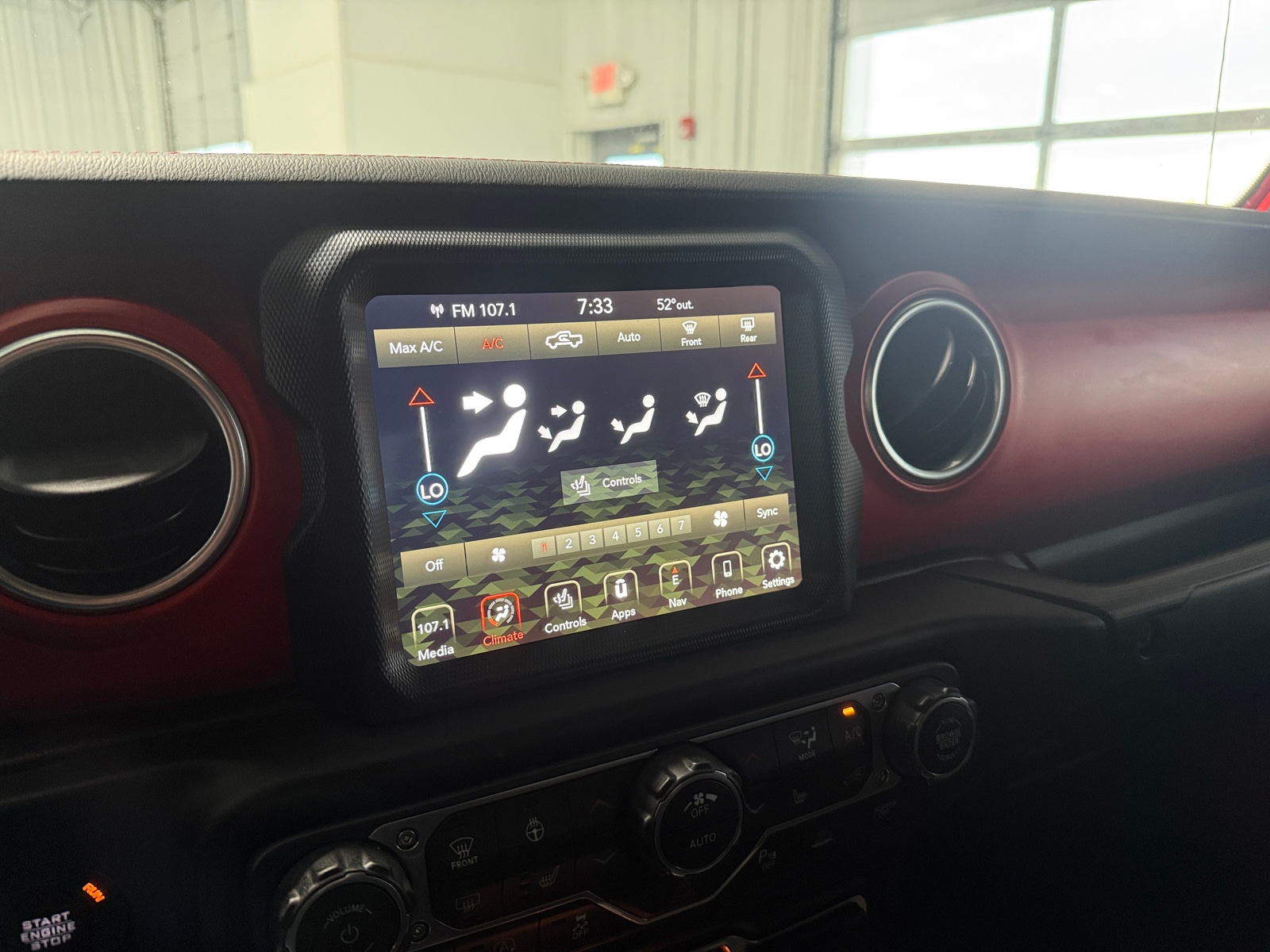 Thumbnail: 2020 Jeep Gladiator - 4