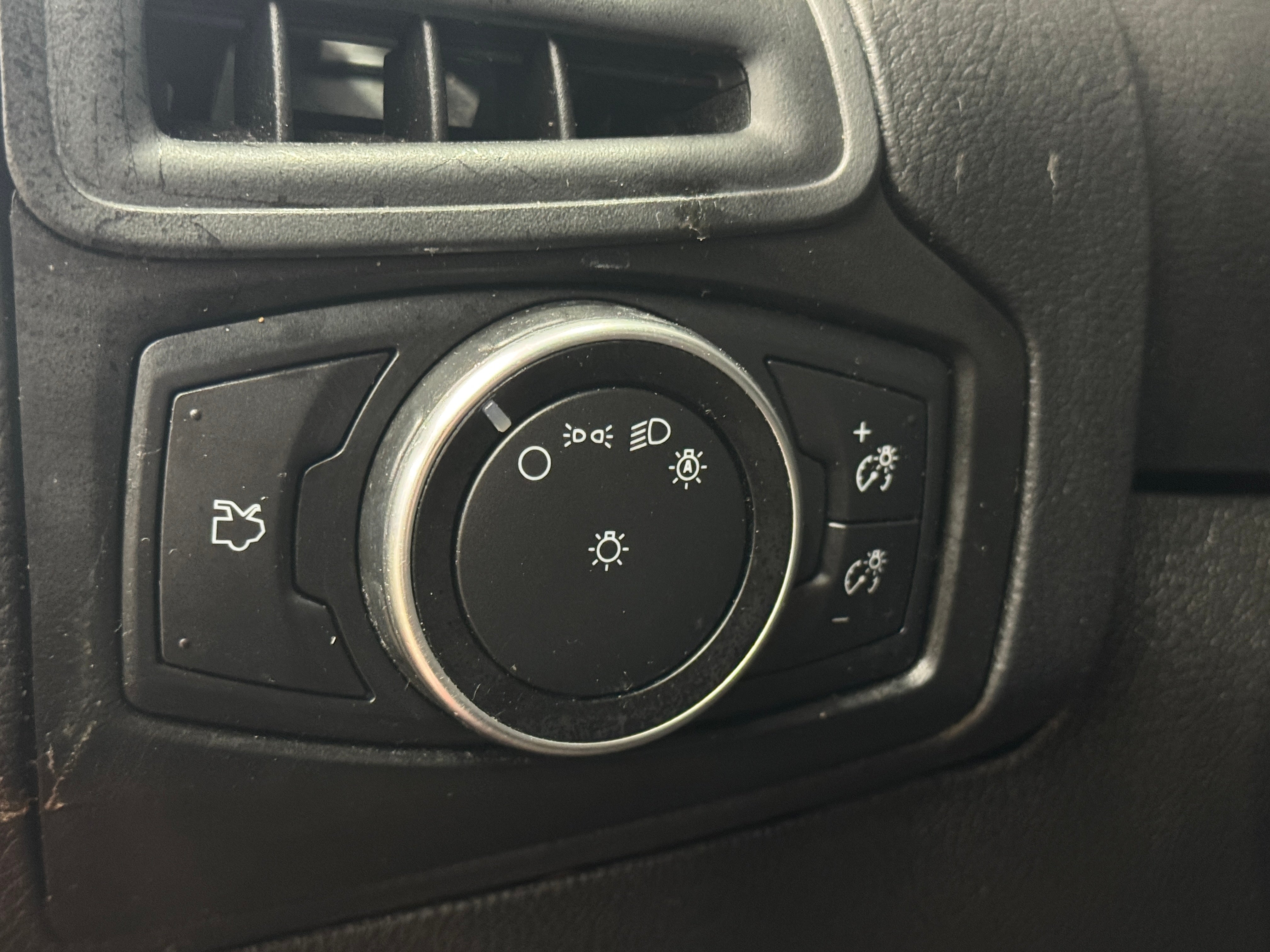 Used 2017 Ford Focus SE with VIN 1FADP3K2XHL258779 for sale in Eagan, Minnesota