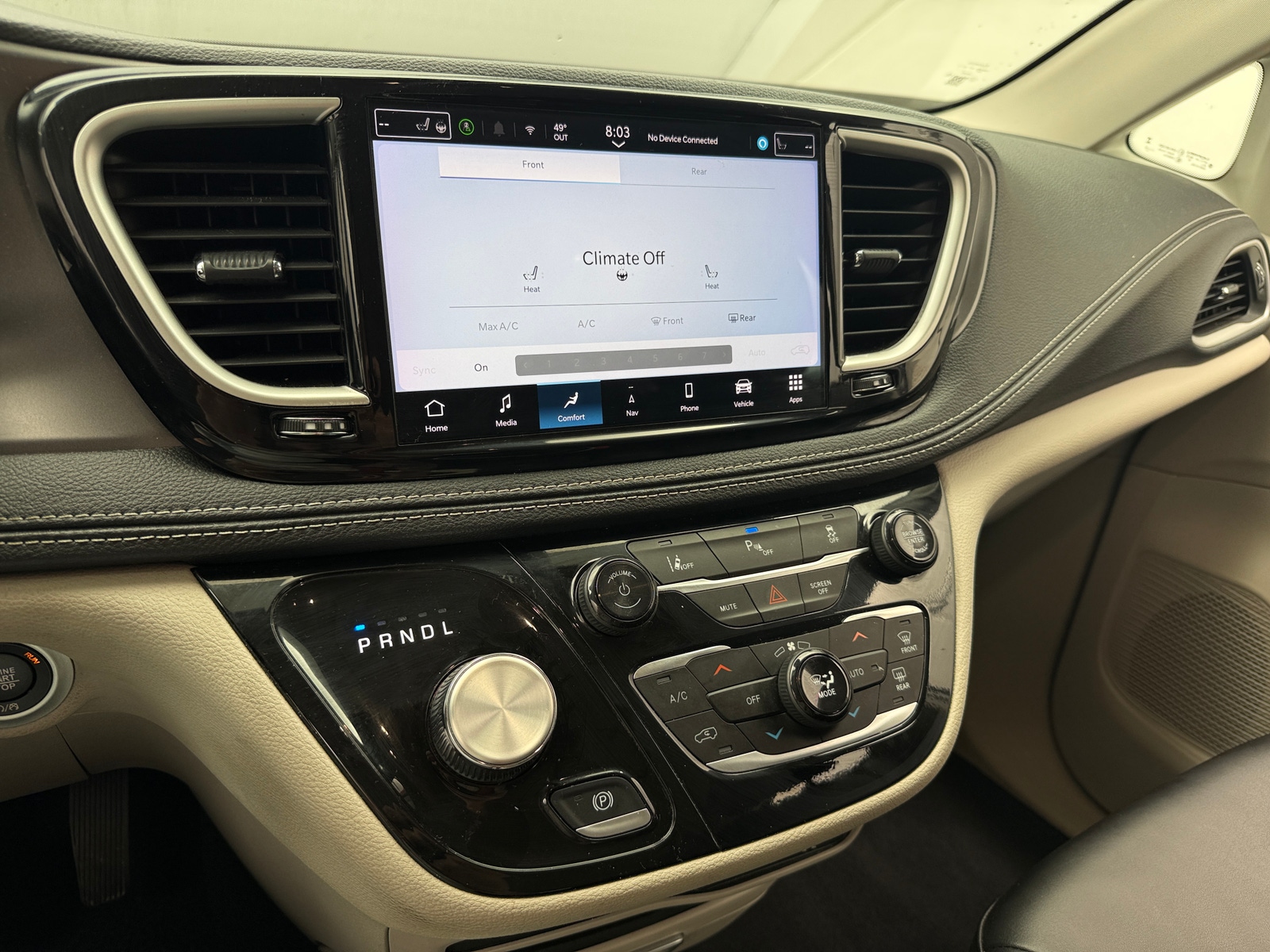 Thumbnail: 2024 Chrysler Pacifica - 3